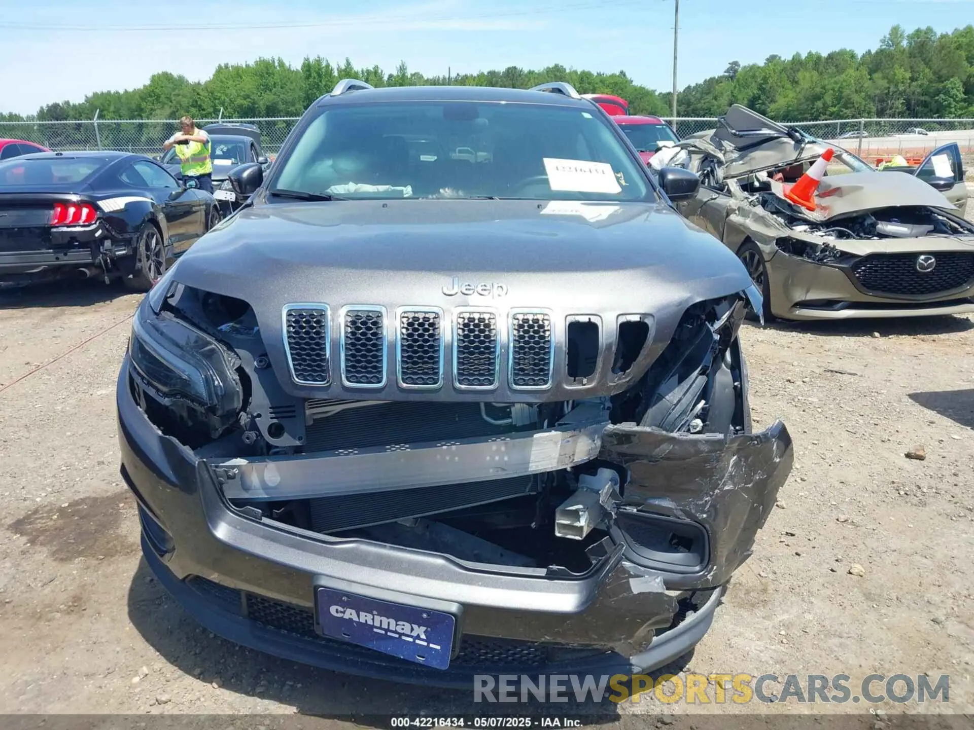 11 Photograph of a damaged car 1C4PJMLXXKD471368 JEEP CHEROKEE 2019