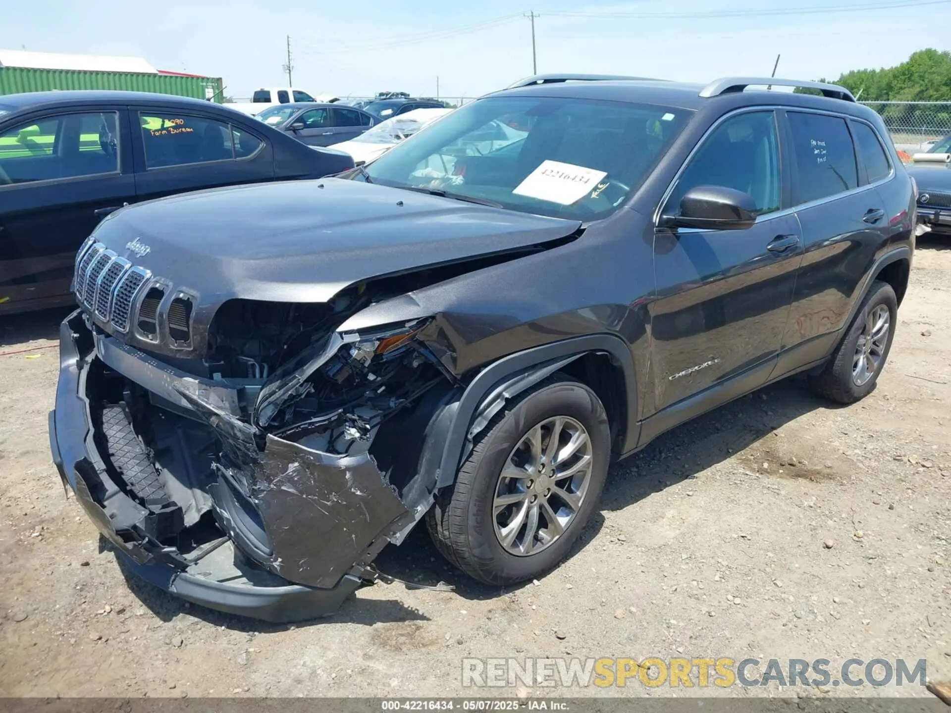 2 Photograph of a damaged car 1C4PJMLXXKD471368 JEEP CHEROKEE 2019