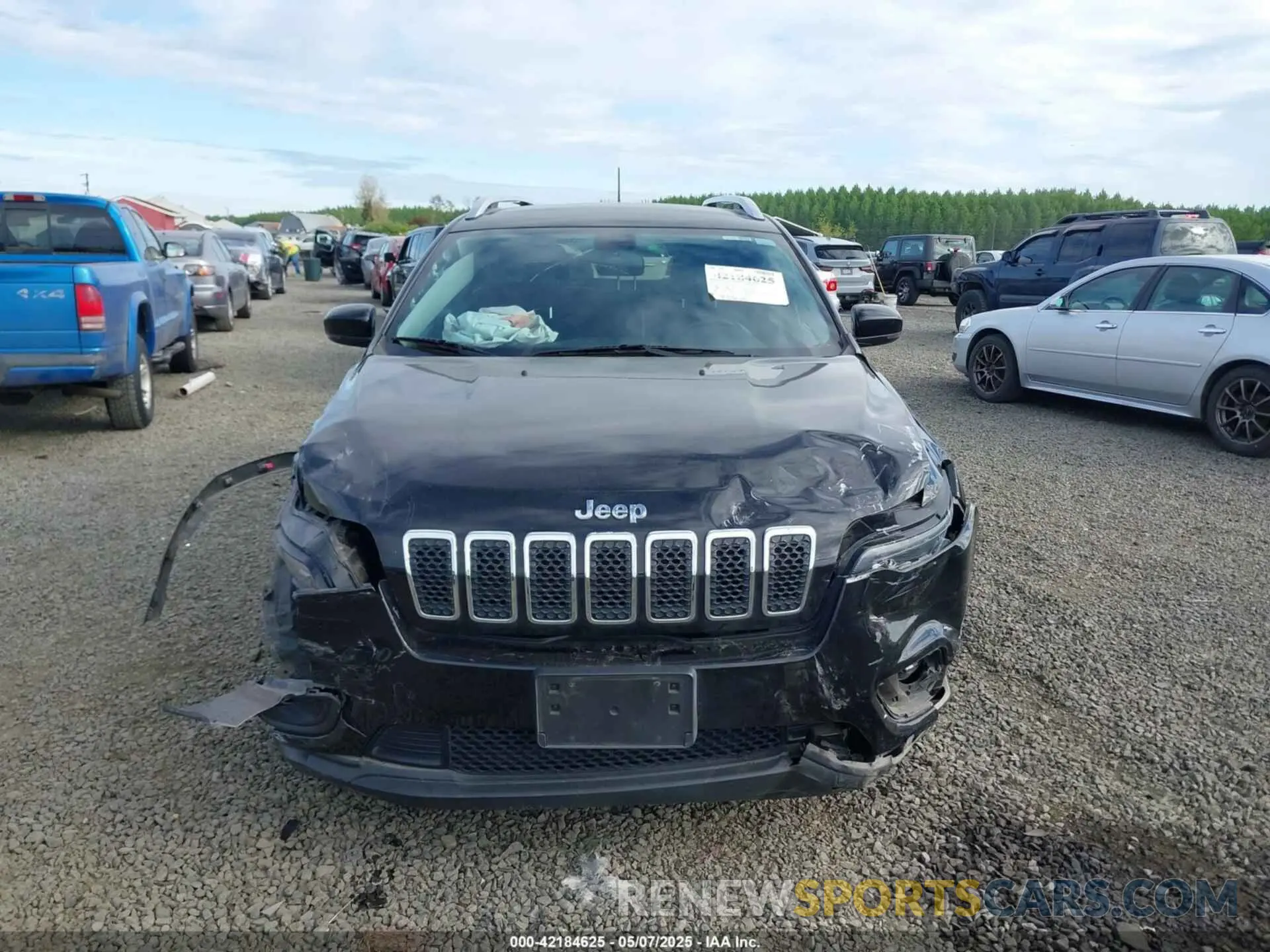 12 Photograph of a damaged car 1C4PJMLXXKD478076 JEEP CHEROKEE 2019