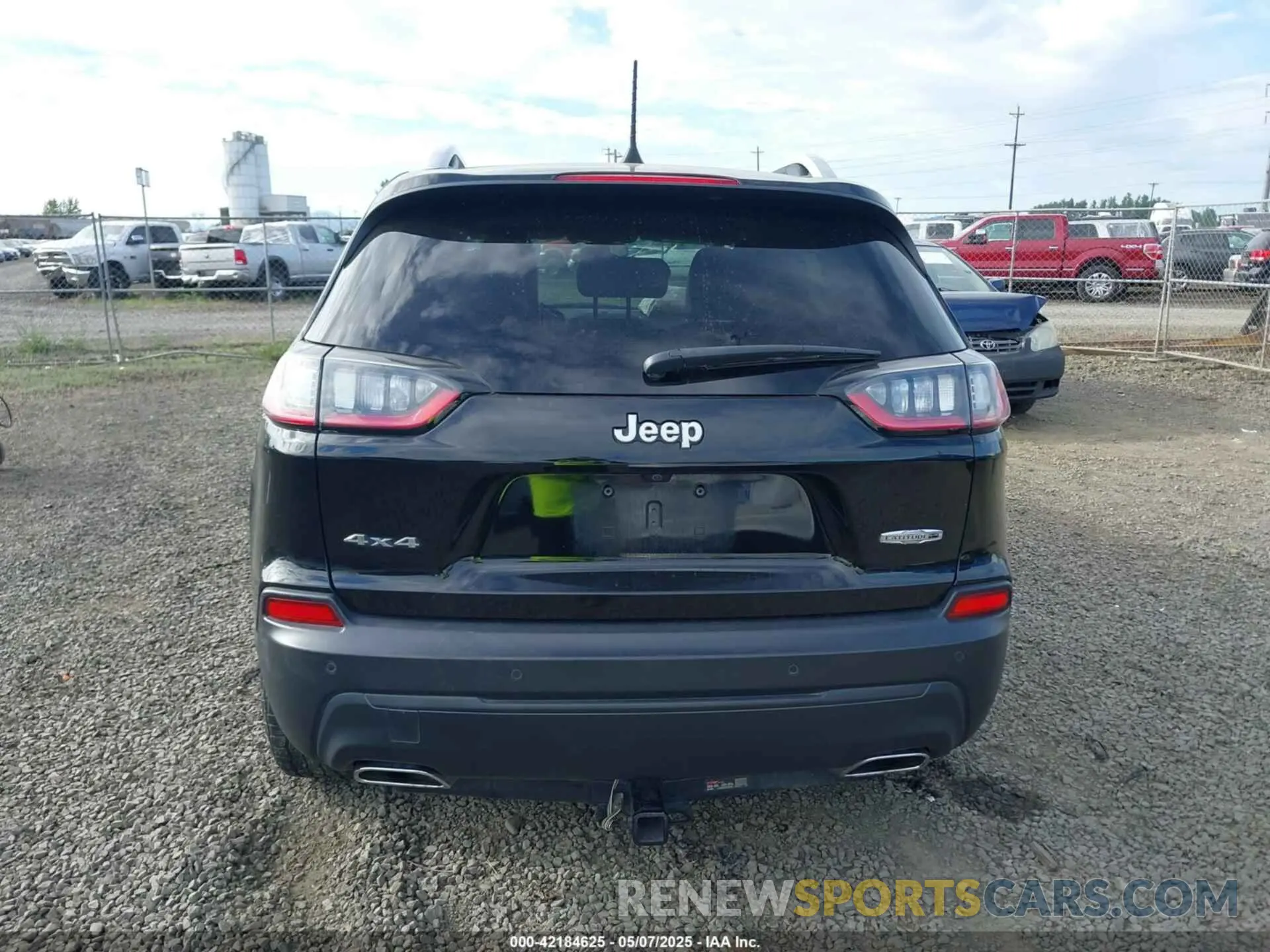 16 Photograph of a damaged car 1C4PJMLXXKD478076 JEEP CHEROKEE 2019