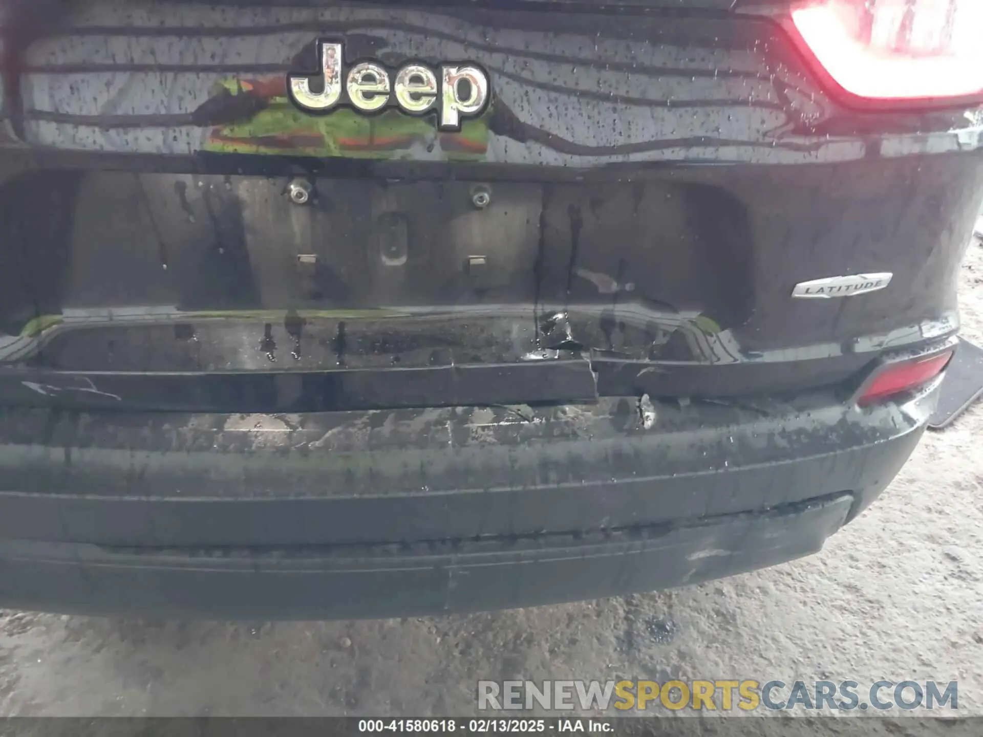 6 Photograph of a damaged car 1C4PJLCB1LD535765 JEEP CHEROKEE 2020