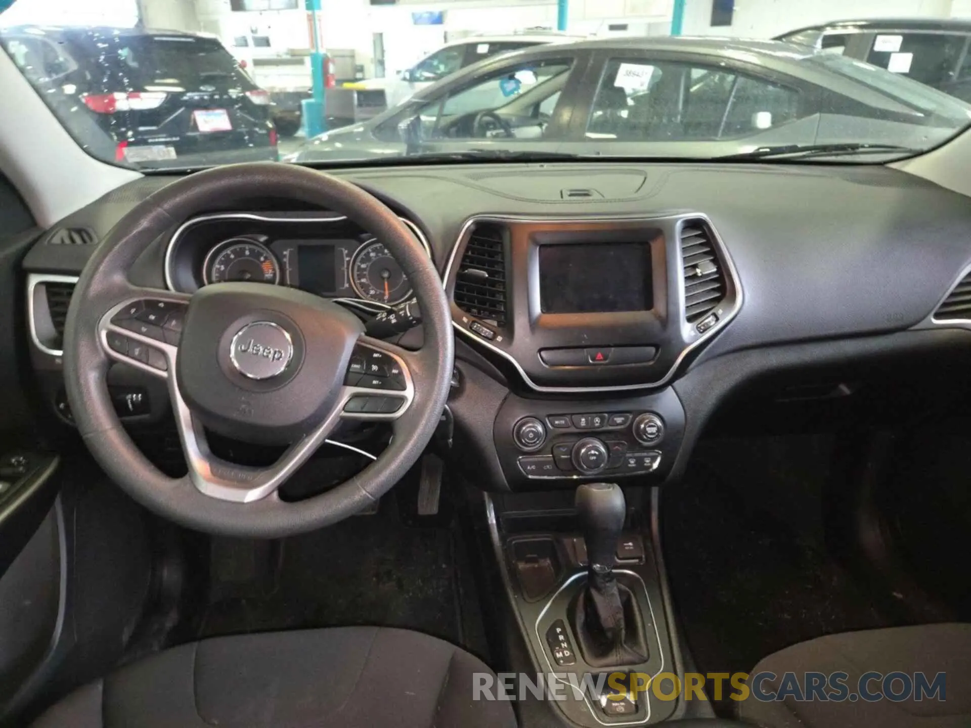 21 Photograph of a damaged car 1C4PJLCB1LD536043 JEEP CHEROKEE 2020