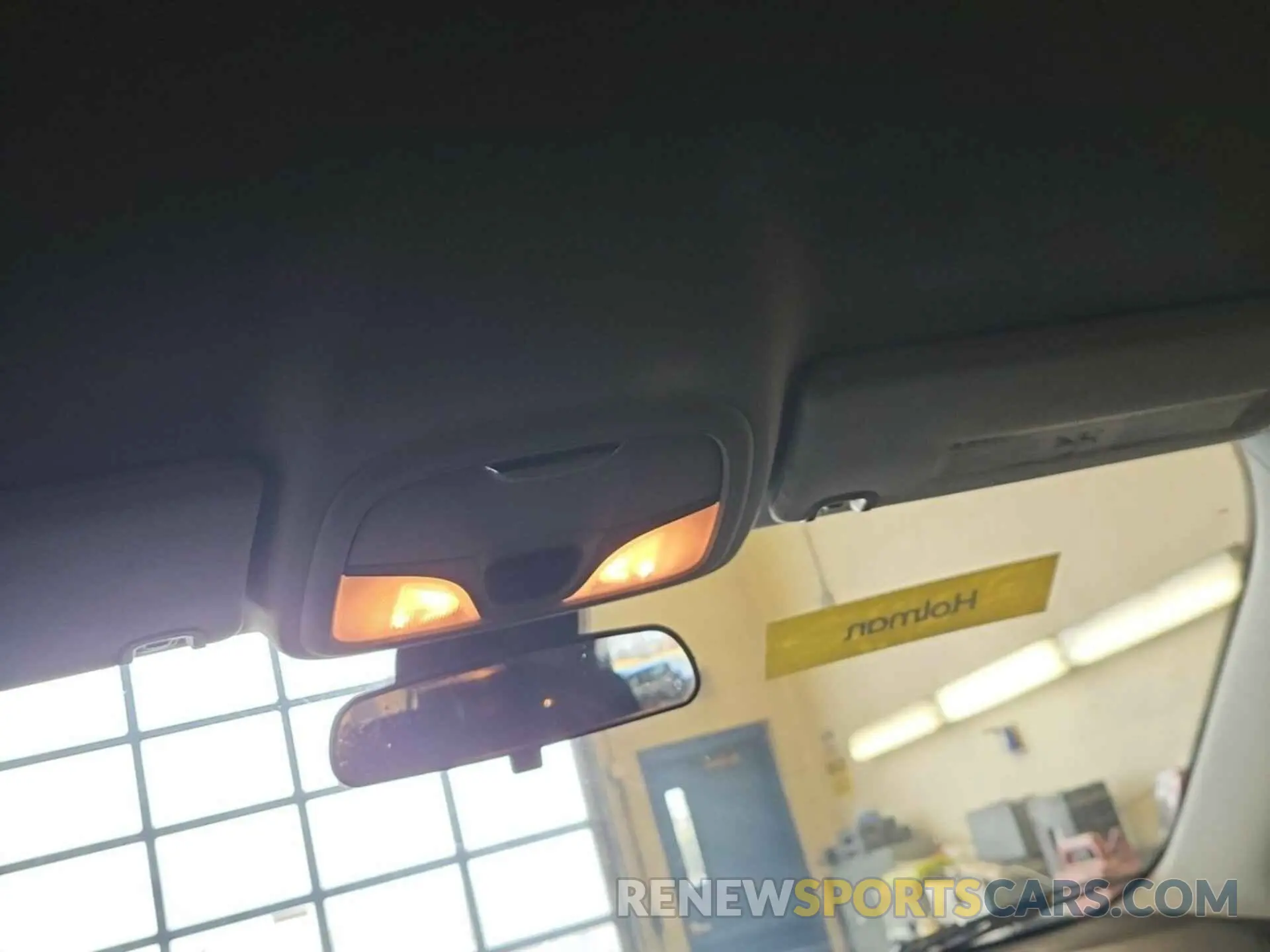 24 Photograph of a damaged car 1C4PJLCB1LD536043 JEEP CHEROKEE 2020