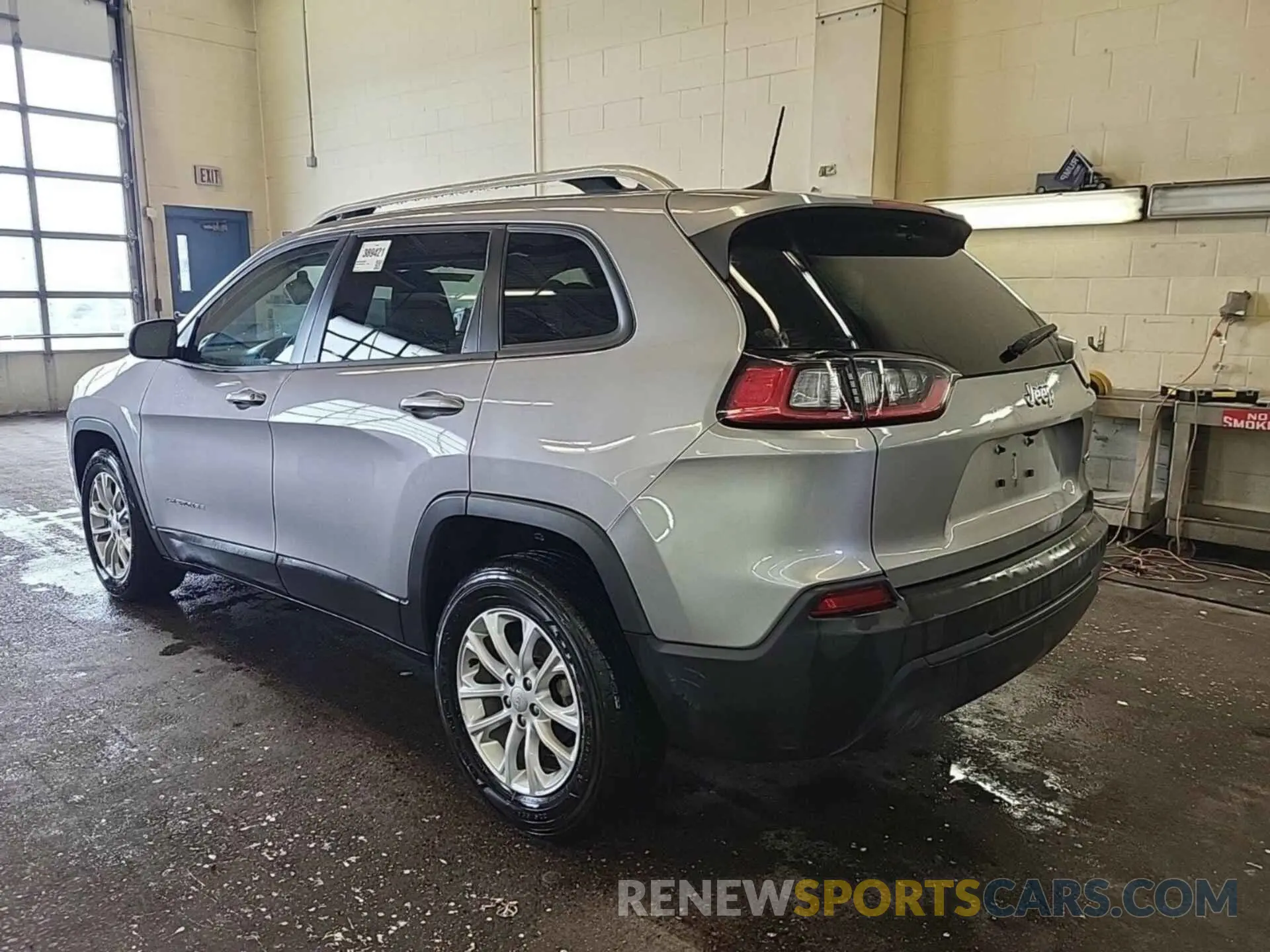 27 Photograph of a damaged car 1C4PJLCB1LD536043 JEEP CHEROKEE 2020