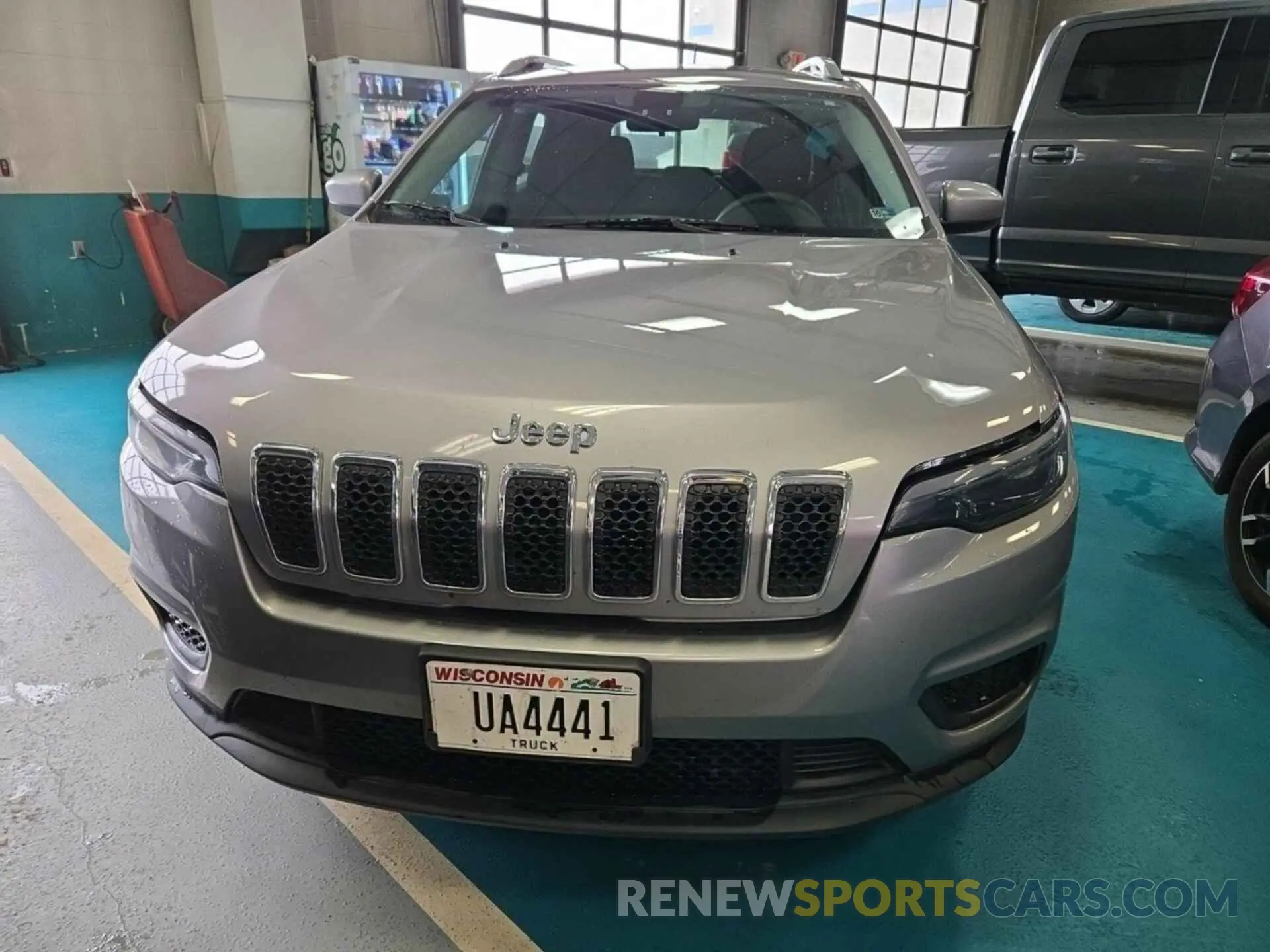 38 Photograph of a damaged car 1C4PJLCB1LD536043 JEEP CHEROKEE 2020