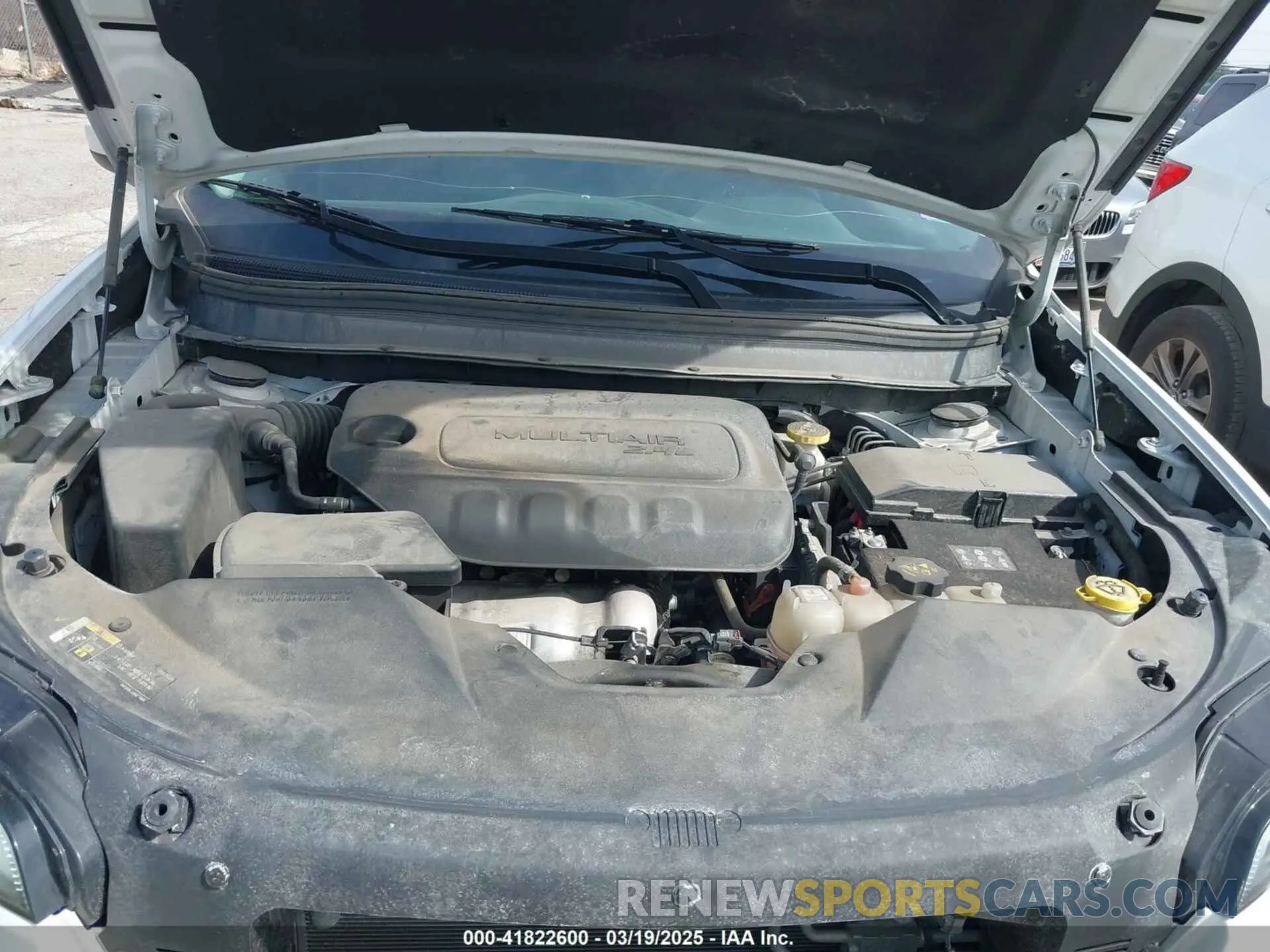 10 Photograph of a damaged car 1C4PJLCB1LD596646 JEEP CHEROKEE 2020