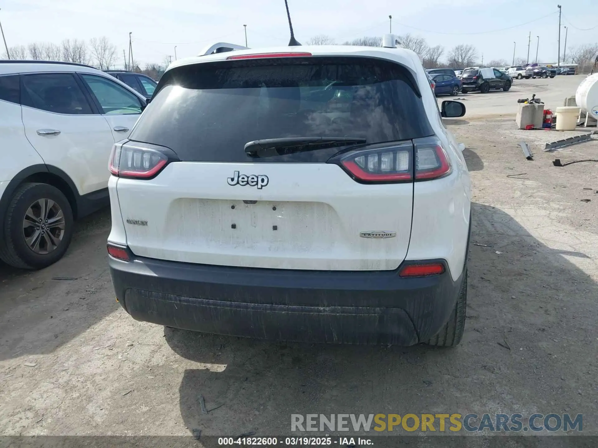 16 Photograph of a damaged car 1C4PJLCB1LD596646 JEEP CHEROKEE 2020