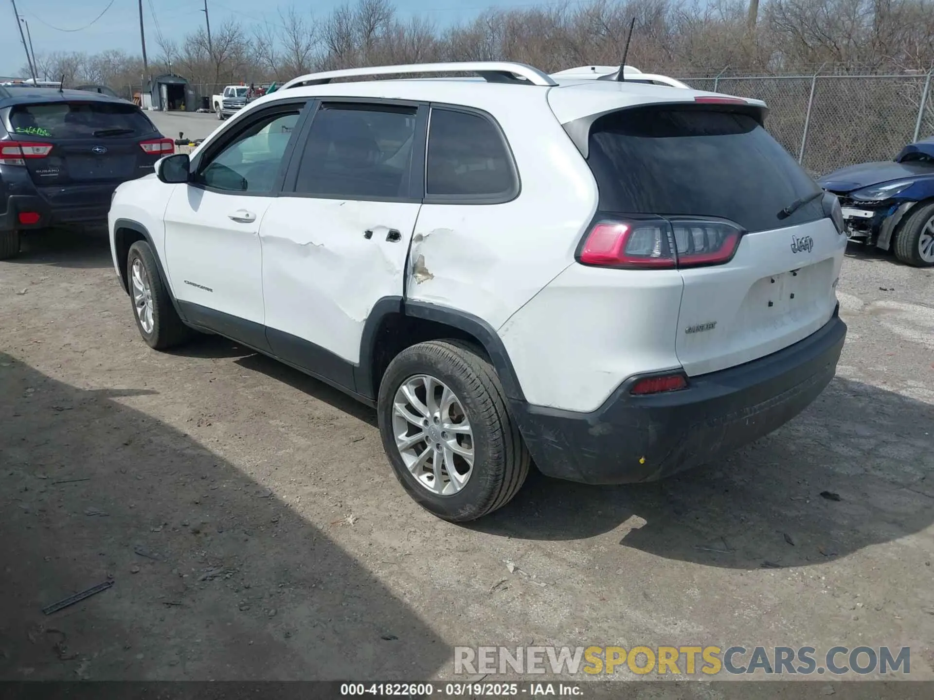 3 Photograph of a damaged car 1C4PJLCB1LD596646 JEEP CHEROKEE 2020