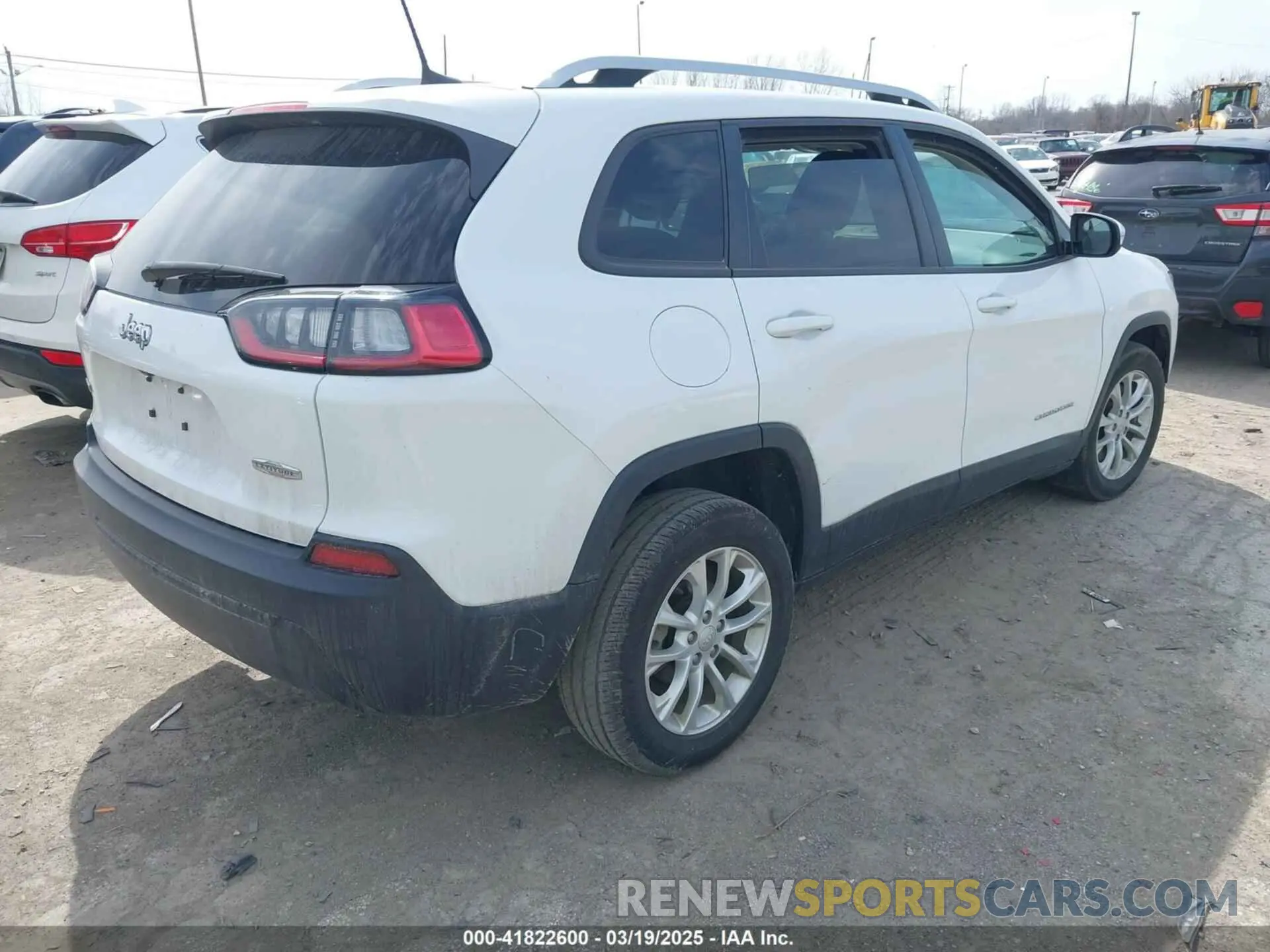 4 Photograph of a damaged car 1C4PJLCB1LD596646 JEEP CHEROKEE 2020