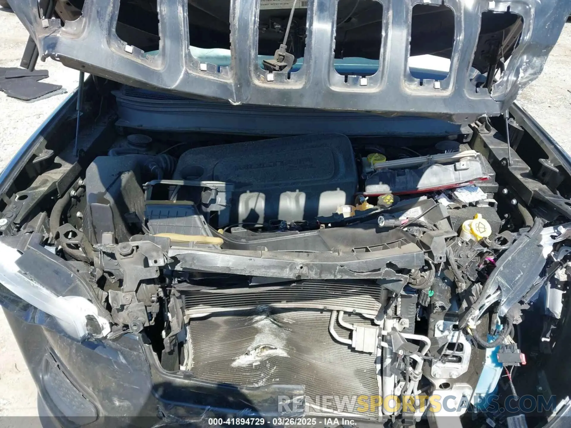 10 Photograph of a damaged car 1C4PJLCB2LD581248 JEEP CHEROKEE 2020