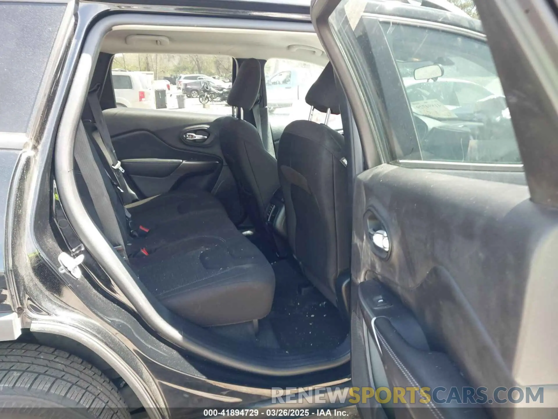 8 Photograph of a damaged car 1C4PJLCB2LD581248 JEEP CHEROKEE 2020