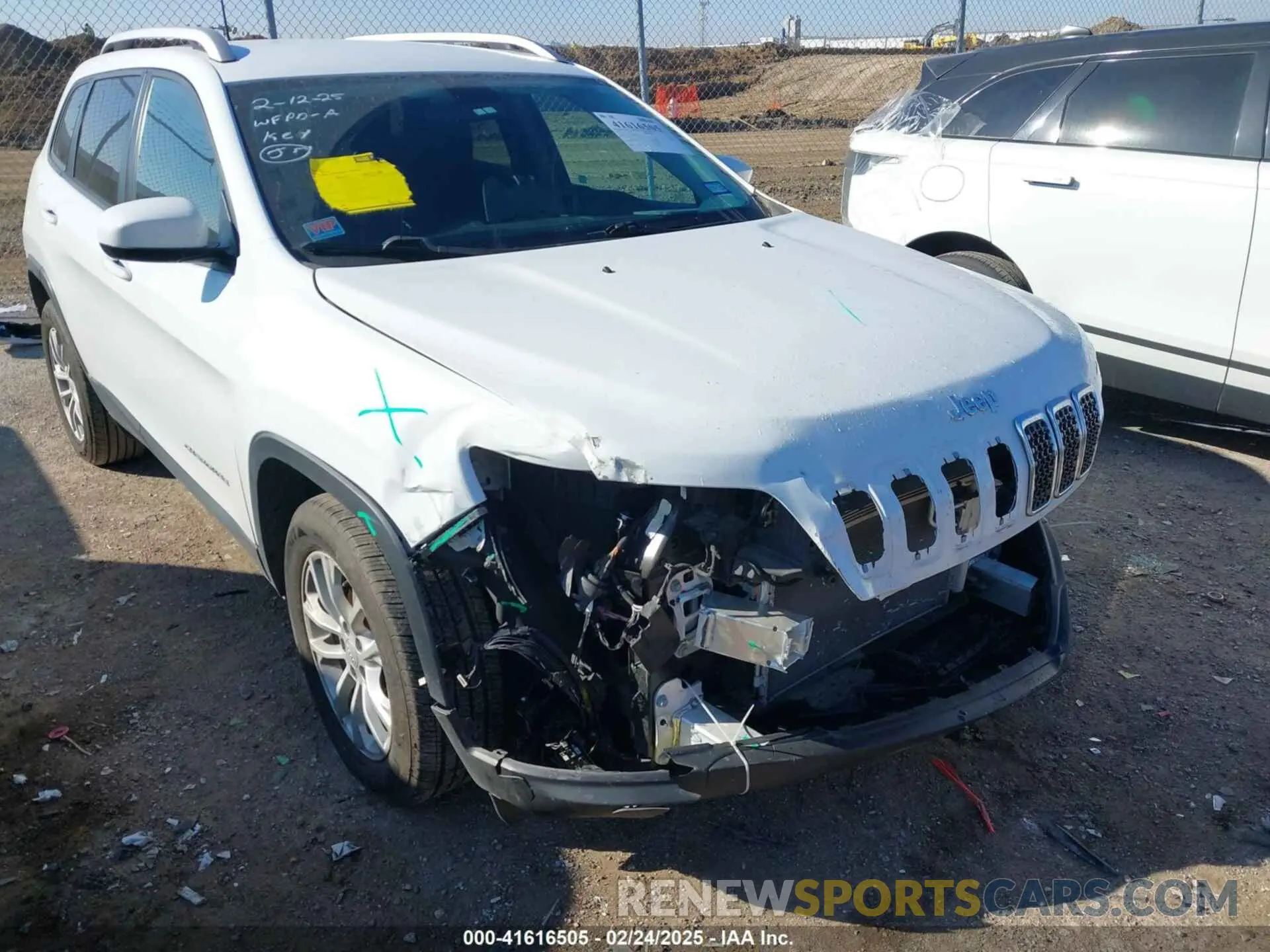 6 Photograph of a damaged car 1C4PJLCB2LD629458 JEEP CHEROKEE 2020