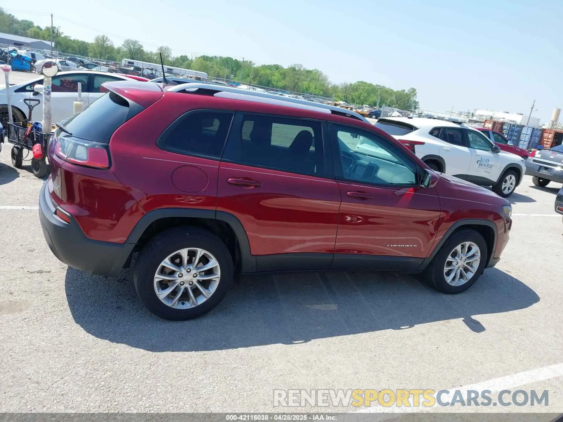13 Photograph of a damaged car 1C4PJLCB4LD615142 JEEP CHEROKEE 2020