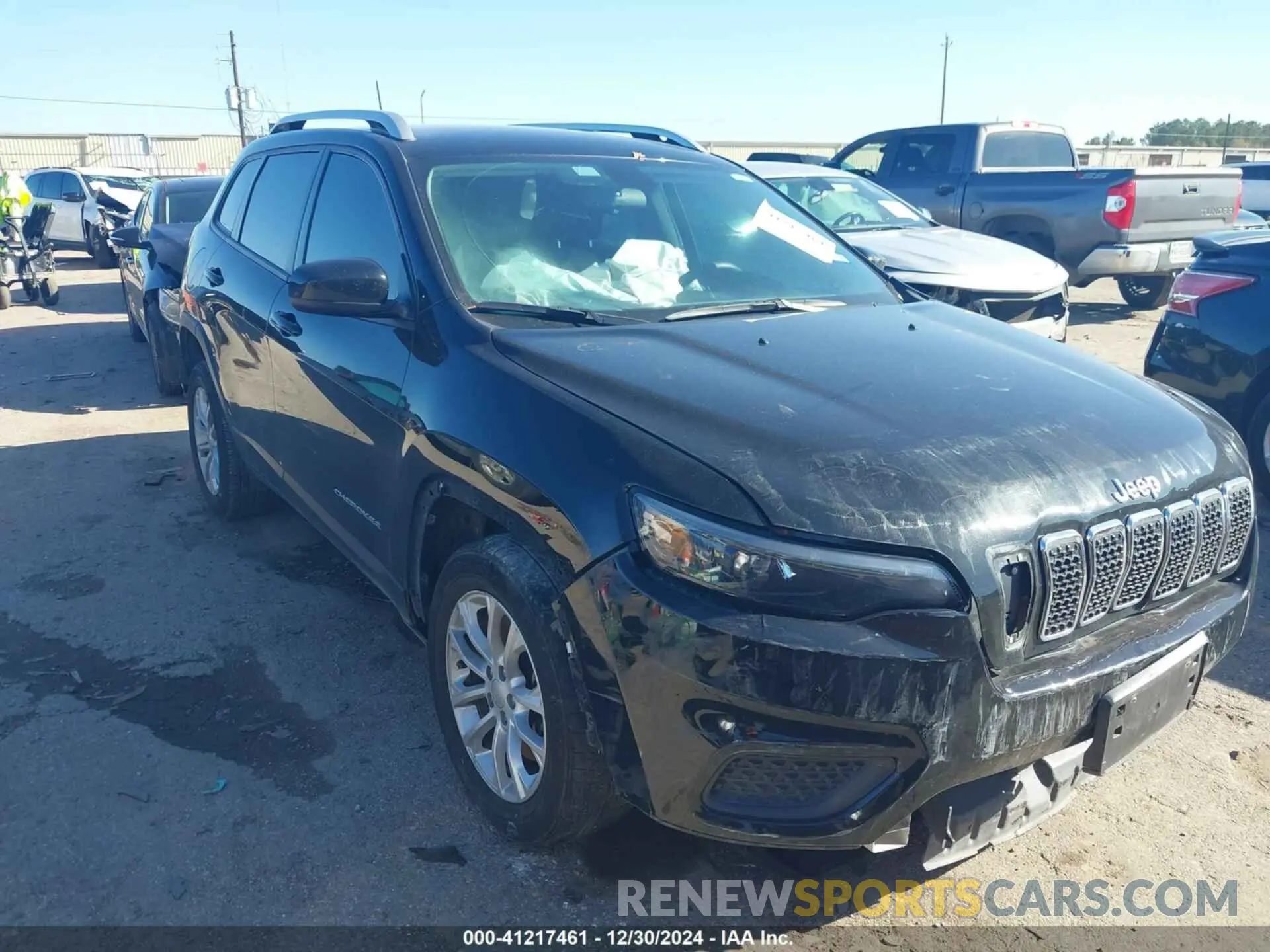 1 Photograph of a damaged car 1C4PJLCB5LD528477 JEEP CHEROKEE 2020
