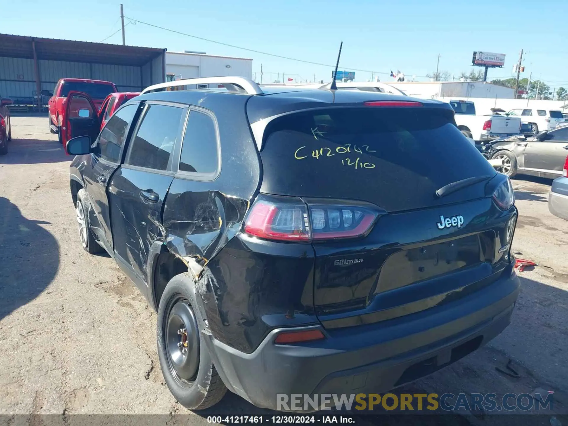 3 Photograph of a damaged car 1C4PJLCB5LD528477 JEEP CHEROKEE 2020