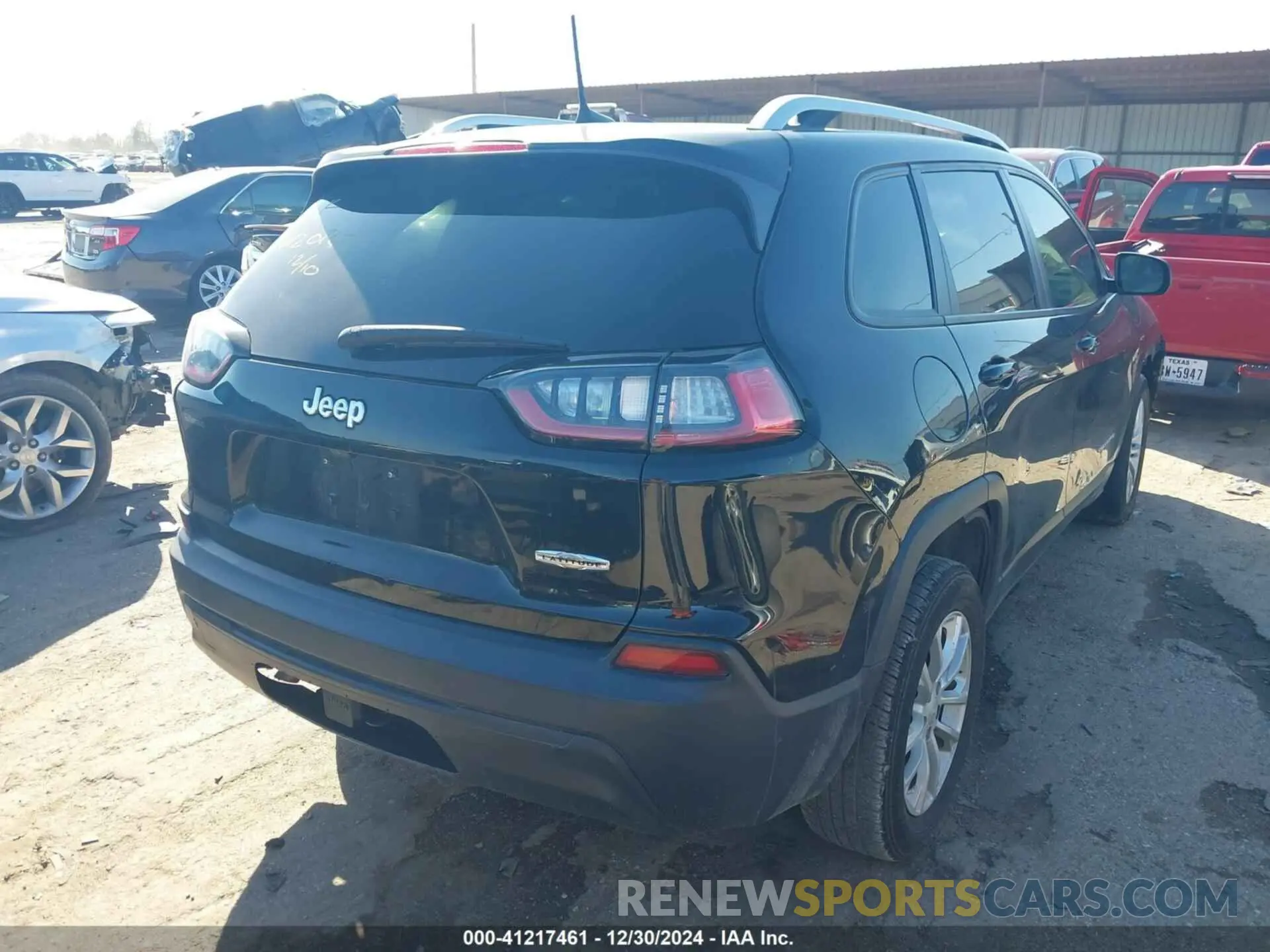 4 Photograph of a damaged car 1C4PJLCB5LD528477 JEEP CHEROKEE 2020