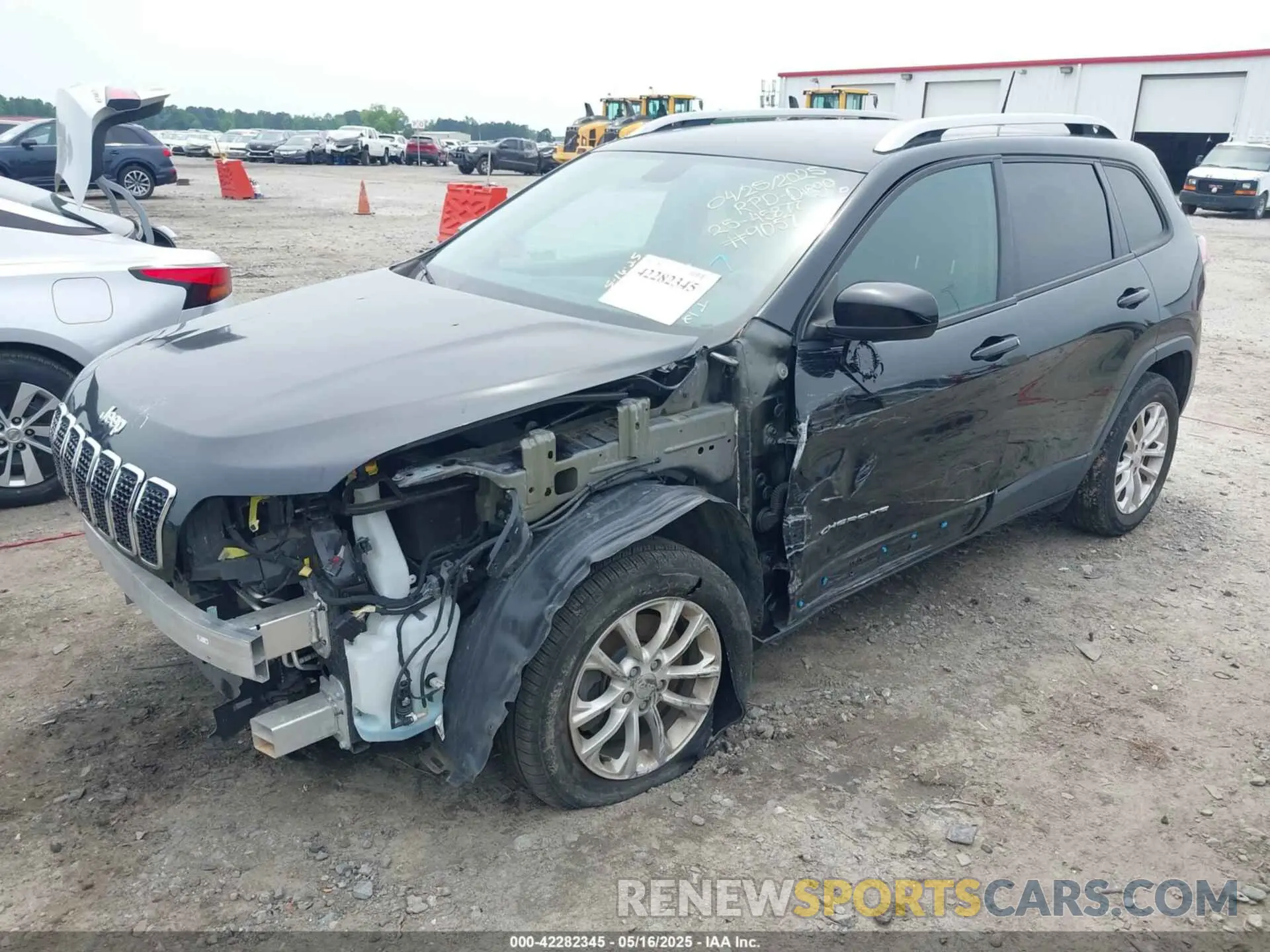 2 Photograph of a damaged car 1C4PJLCB5LD539057 JEEP CHEROKEE 2020