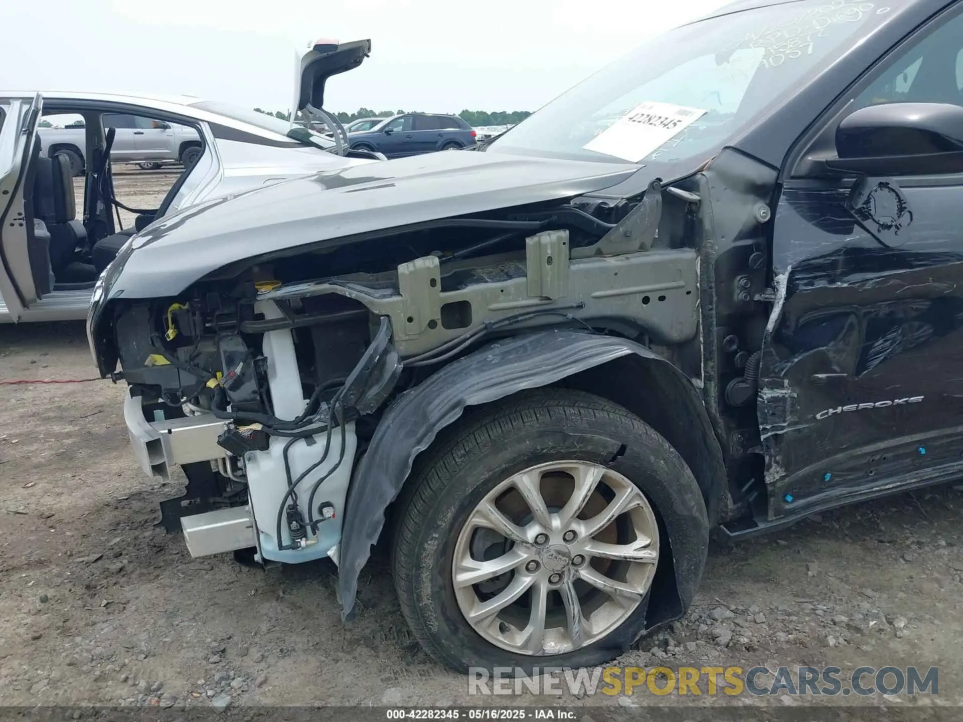 20 Photograph of a damaged car 1C4PJLCB5LD539057 JEEP CHEROKEE 2020