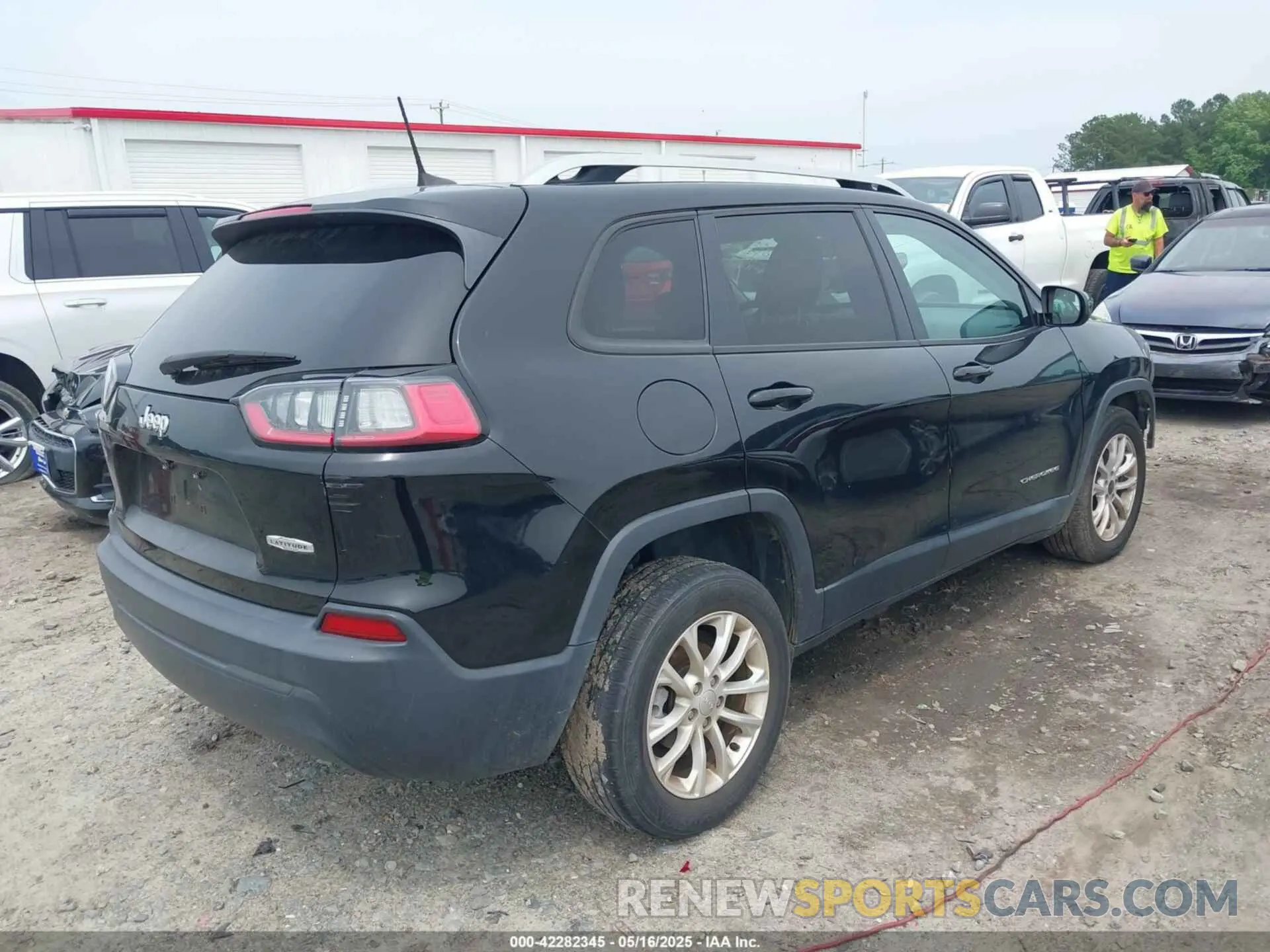 4 Photograph of a damaged car 1C4PJLCB5LD539057 JEEP CHEROKEE 2020