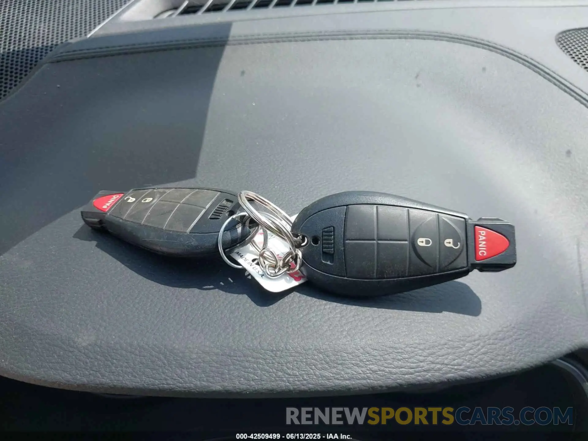 11 Photograph of a damaged car 1C4PJLCB5LD581311 JEEP CHEROKEE 2020