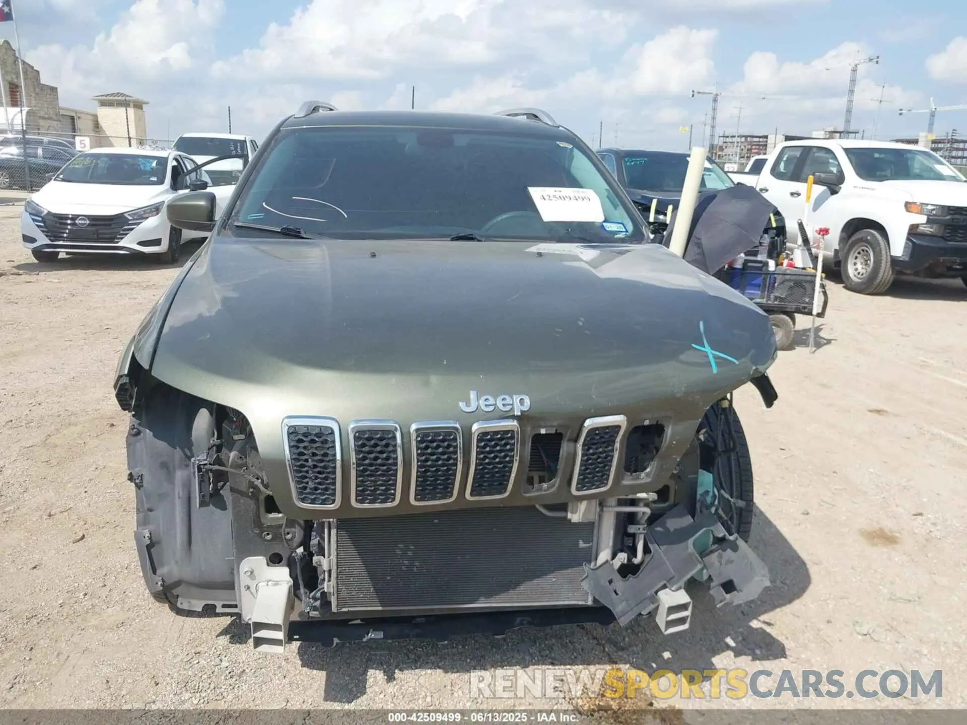 13 Photograph of a damaged car 1C4PJLCB5LD581311 JEEP CHEROKEE 2020