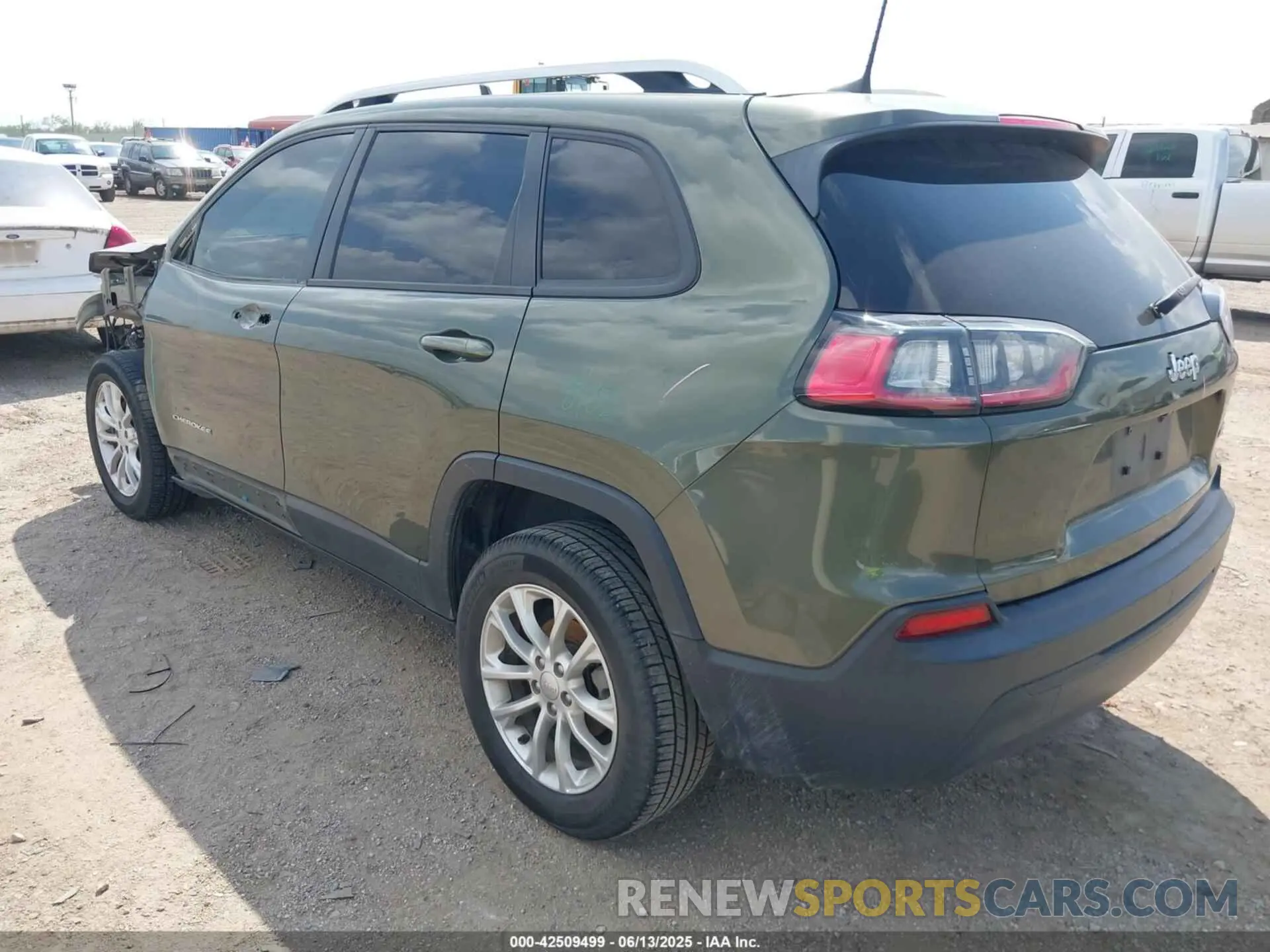 3 Photograph of a damaged car 1C4PJLCB5LD581311 JEEP CHEROKEE 2020