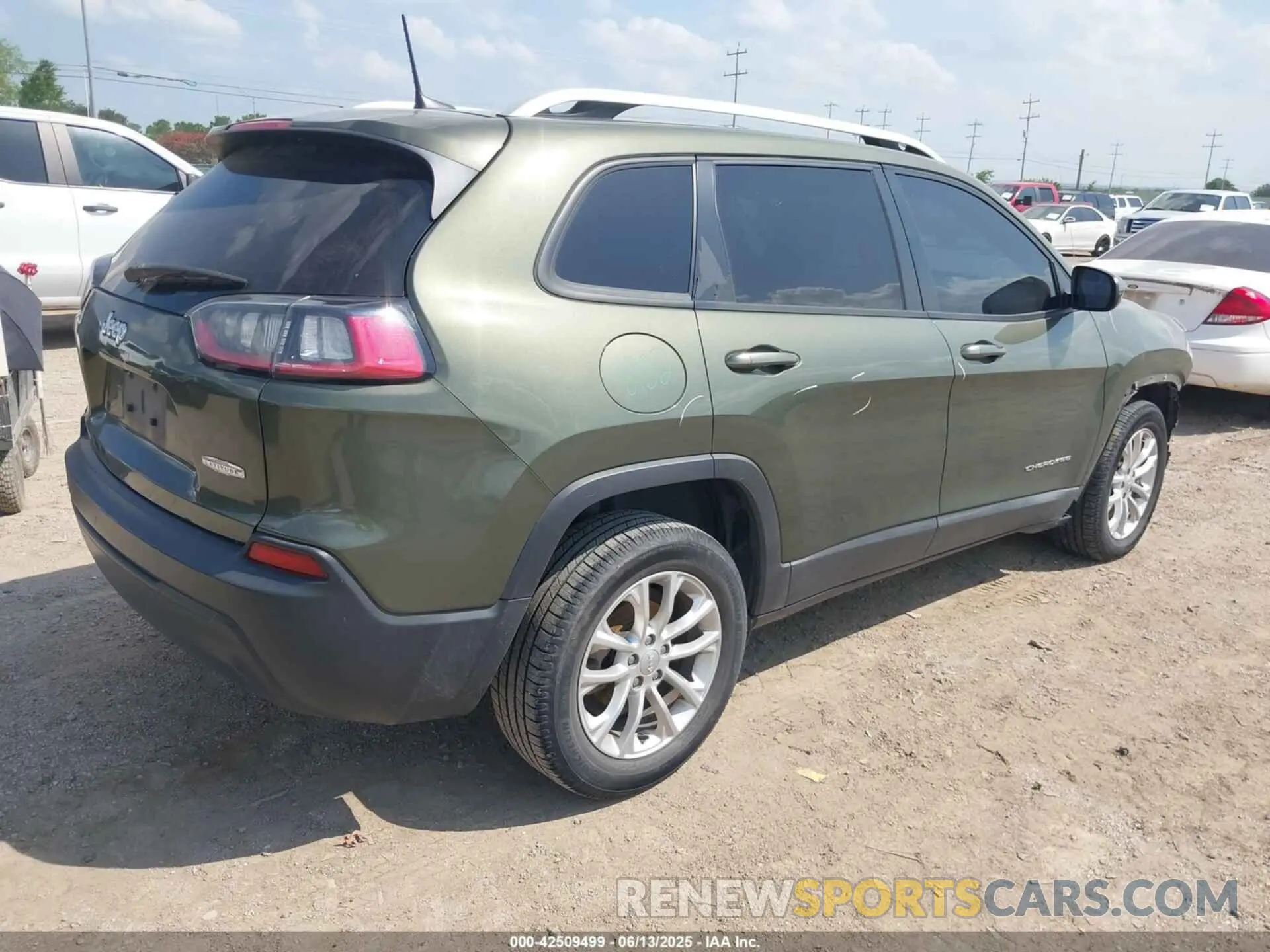 4 Photograph of a damaged car 1C4PJLCB5LD581311 JEEP CHEROKEE 2020