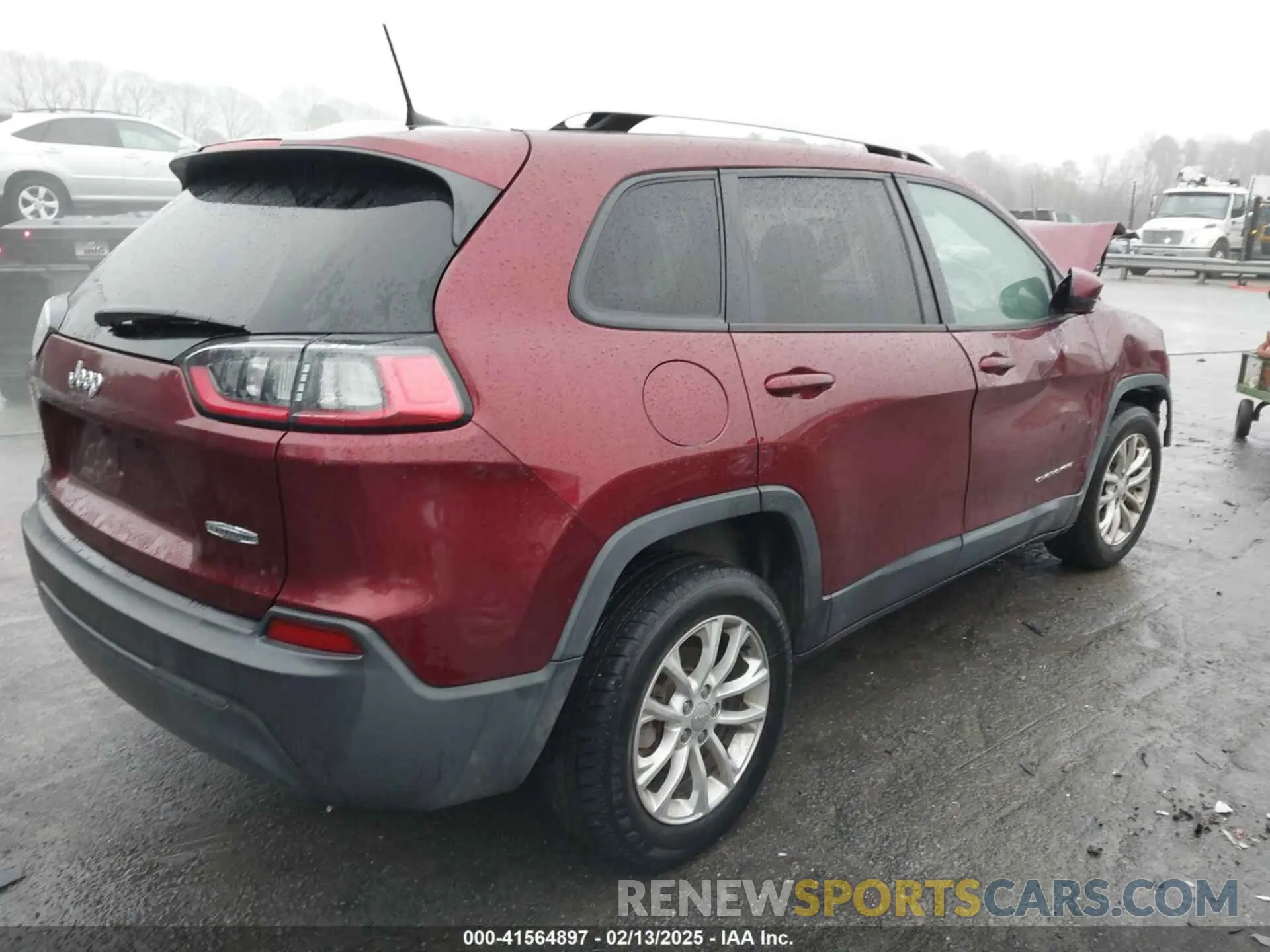 4 Photograph of a damaged car 1C4PJLCB7LD542199 JEEP CHEROKEE 2020