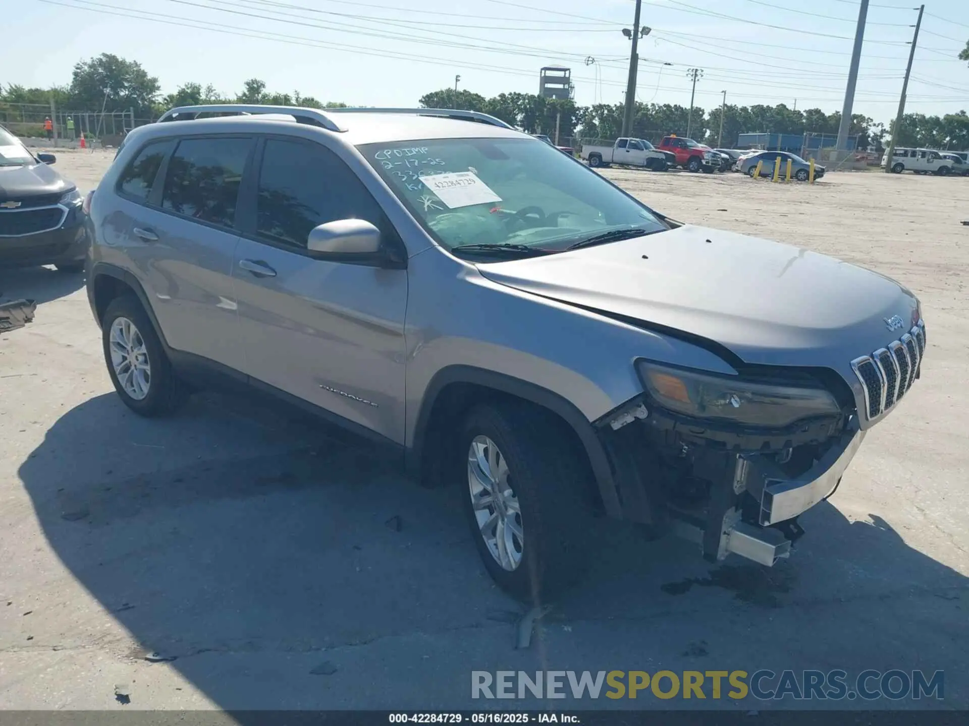 1 Photograph of a damaged car 1C4PJLCB7LD542428 JEEP CHEROKEE 2020