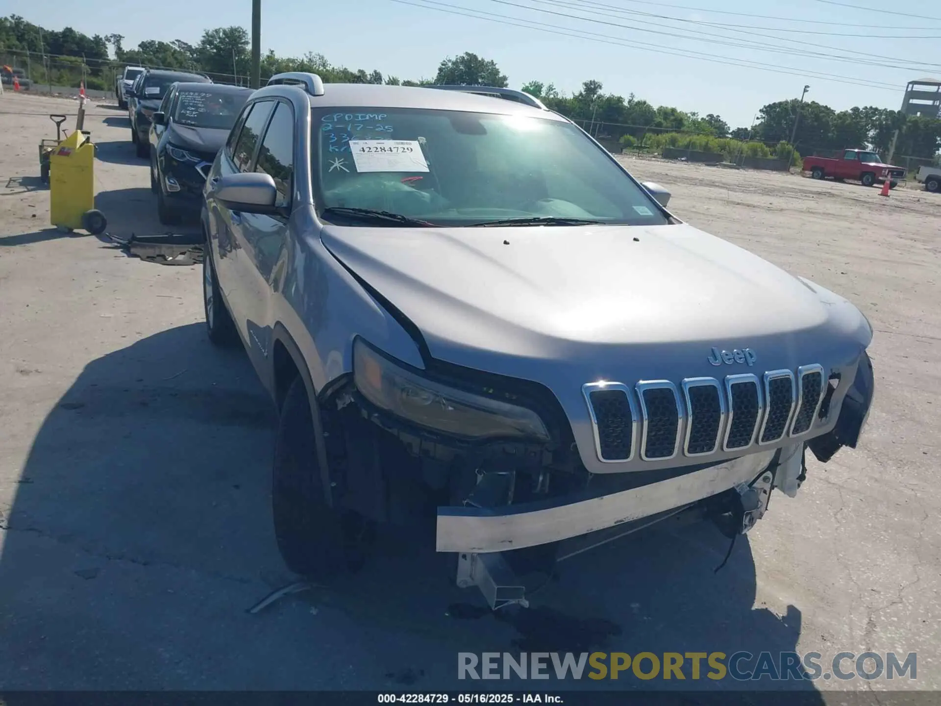 6 Photograph of a damaged car 1C4PJLCB7LD542428 JEEP CHEROKEE 2020