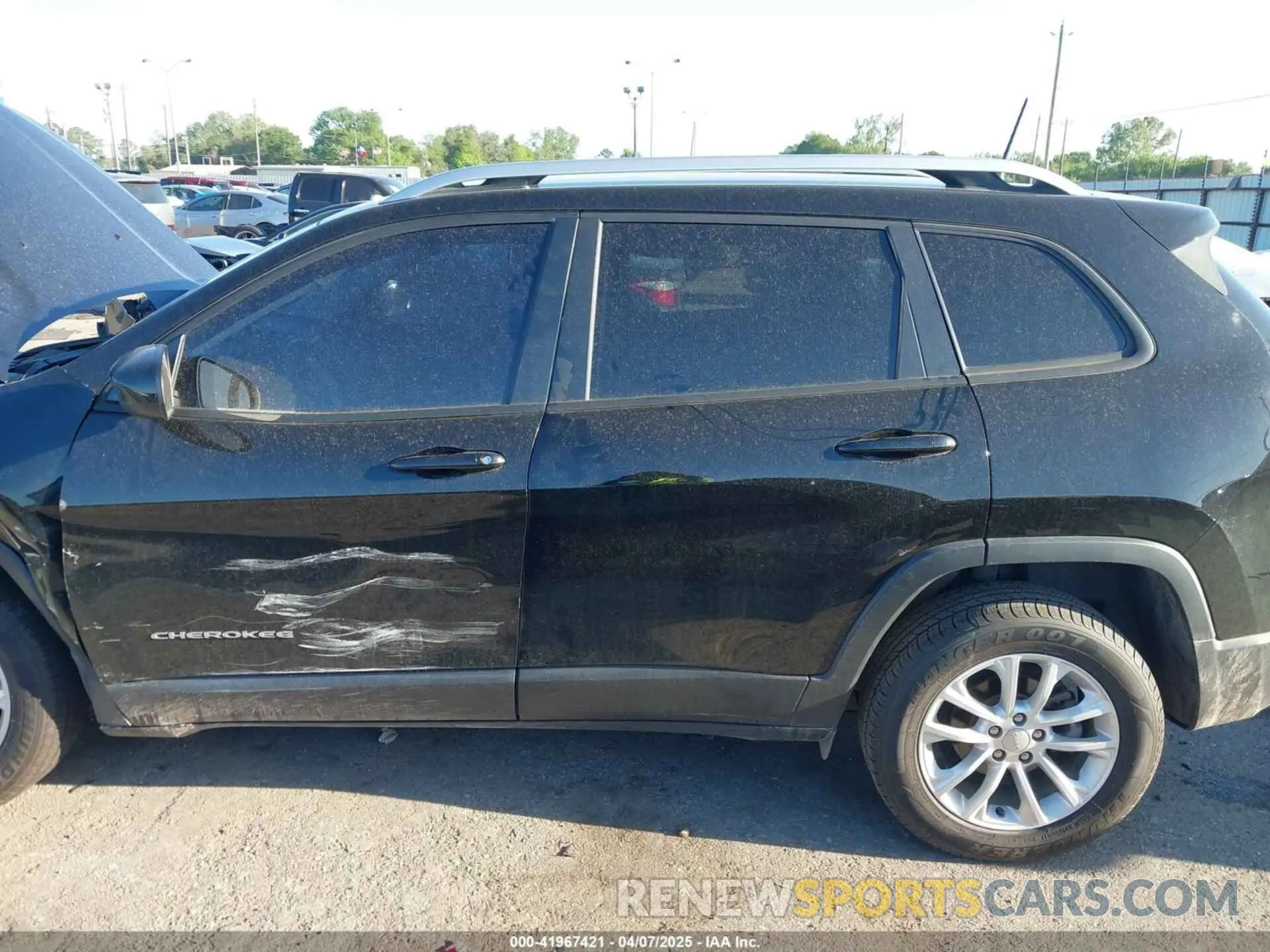 14 Photograph of a damaged car 1C4PJLCB7LD561691 JEEP CHEROKEE 2020