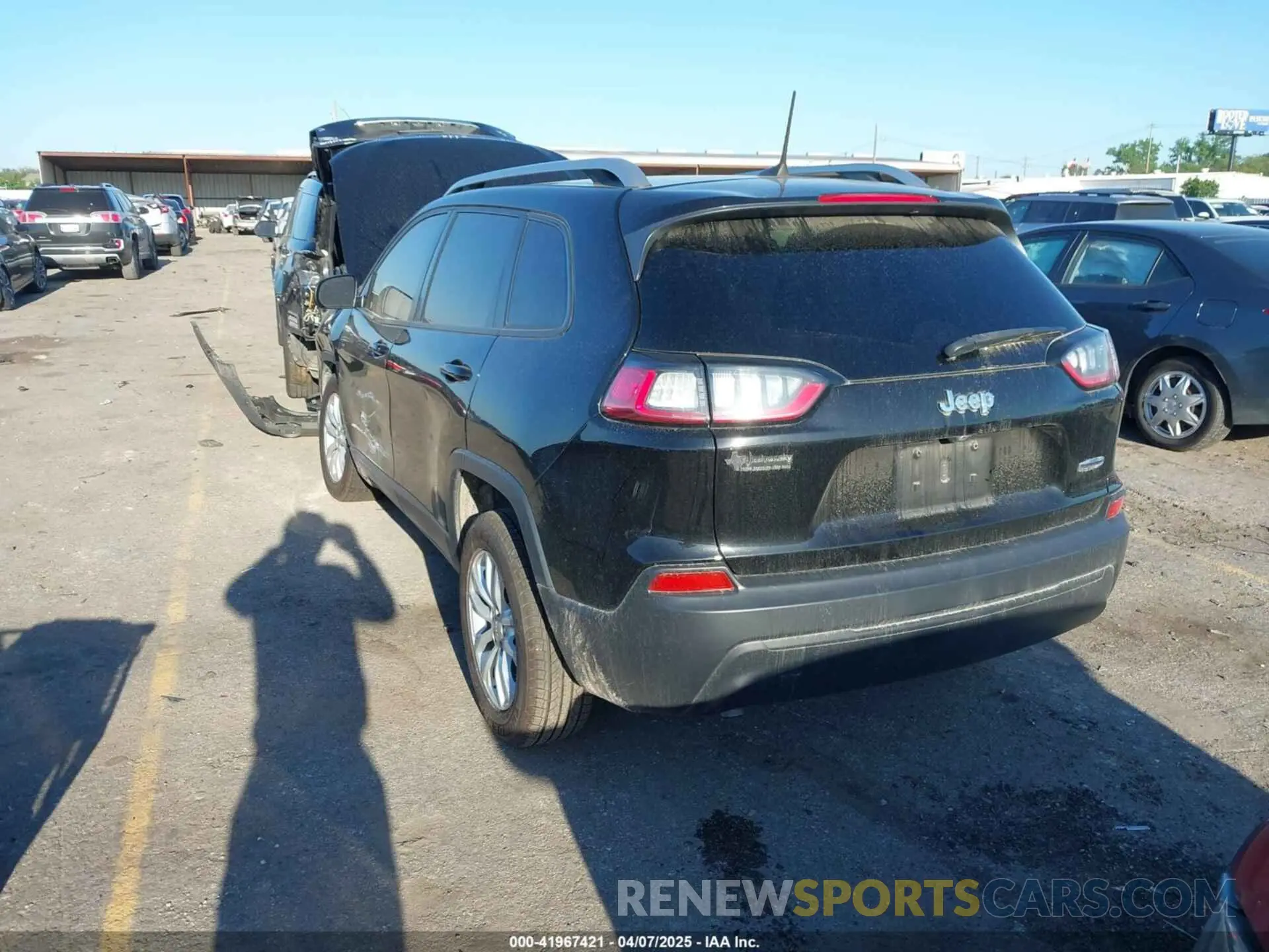 3 Photograph of a damaged car 1C4PJLCB7LD561691 JEEP CHEROKEE 2020