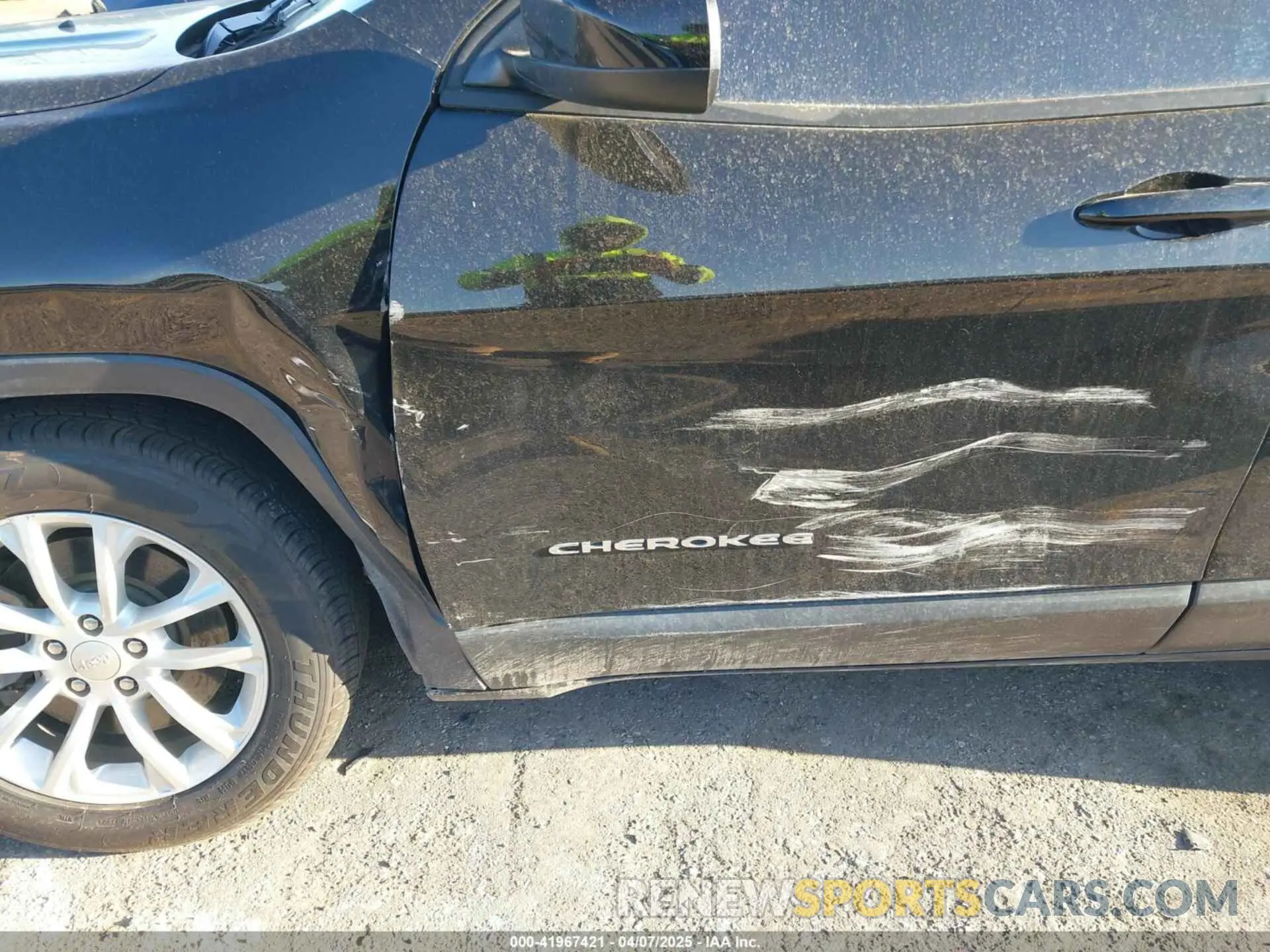 6 Photograph of a damaged car 1C4PJLCB7LD561691 JEEP CHEROKEE 2020