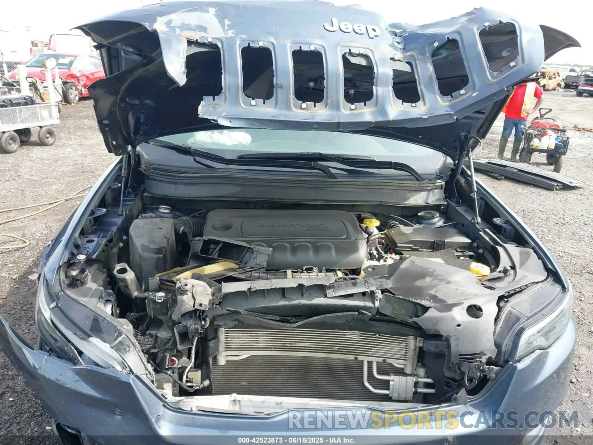 10 Photograph of a damaged car 1C4PJLCB7LD631903 JEEP CHEROKEE 2020