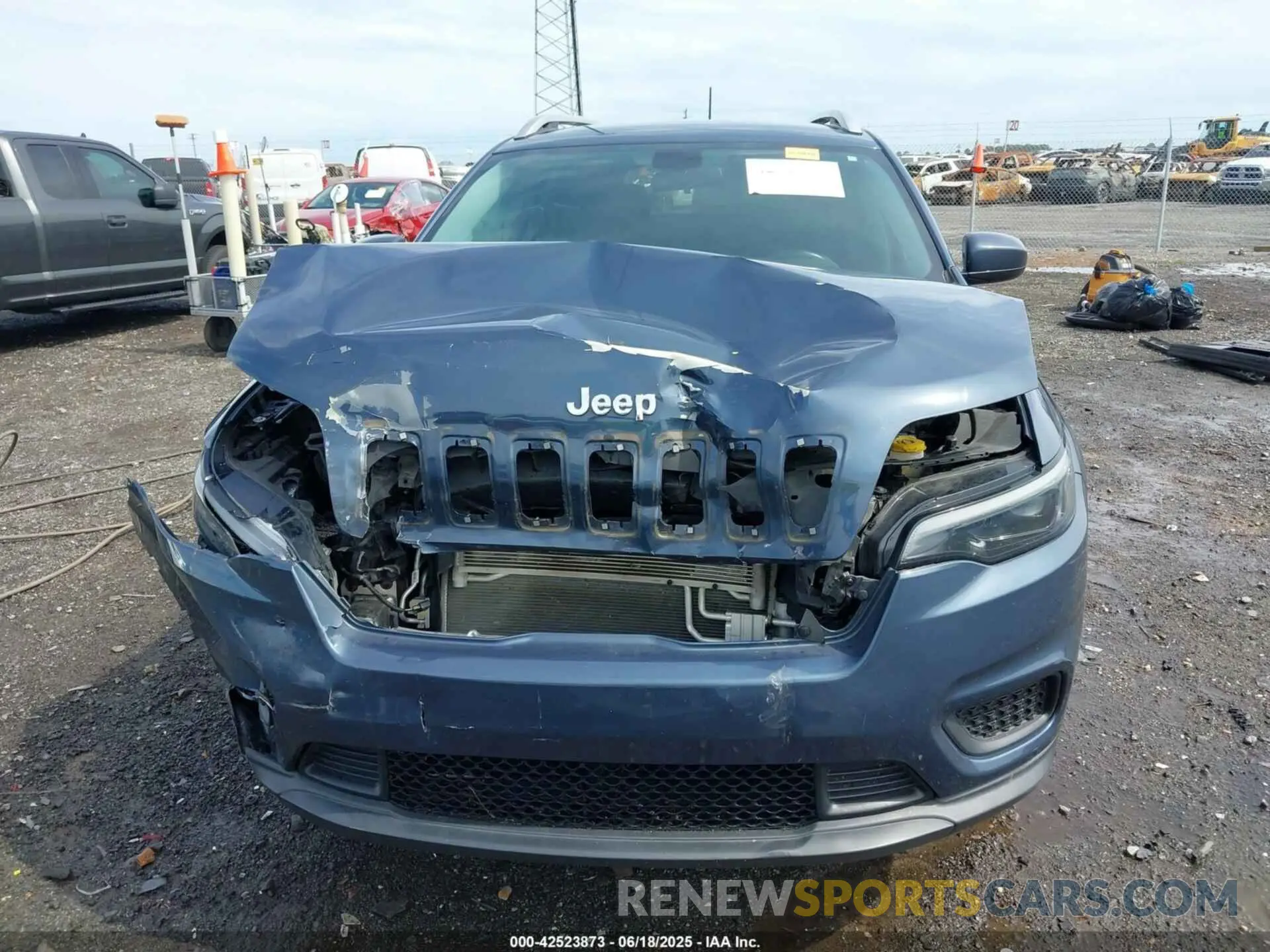 12 Photograph of a damaged car 1C4PJLCB7LD631903 JEEP CHEROKEE 2020