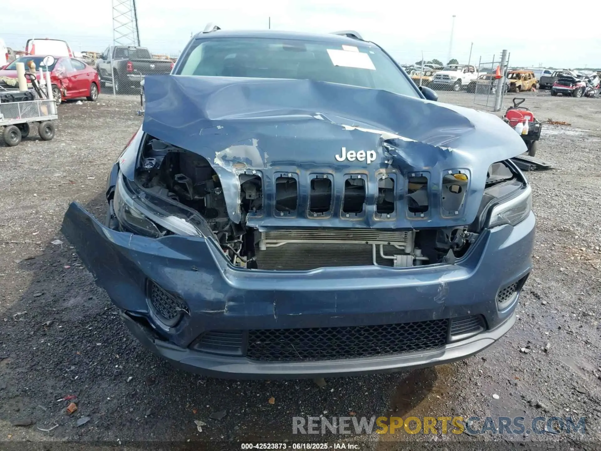 6 Photograph of a damaged car 1C4PJLCB7LD631903 JEEP CHEROKEE 2020