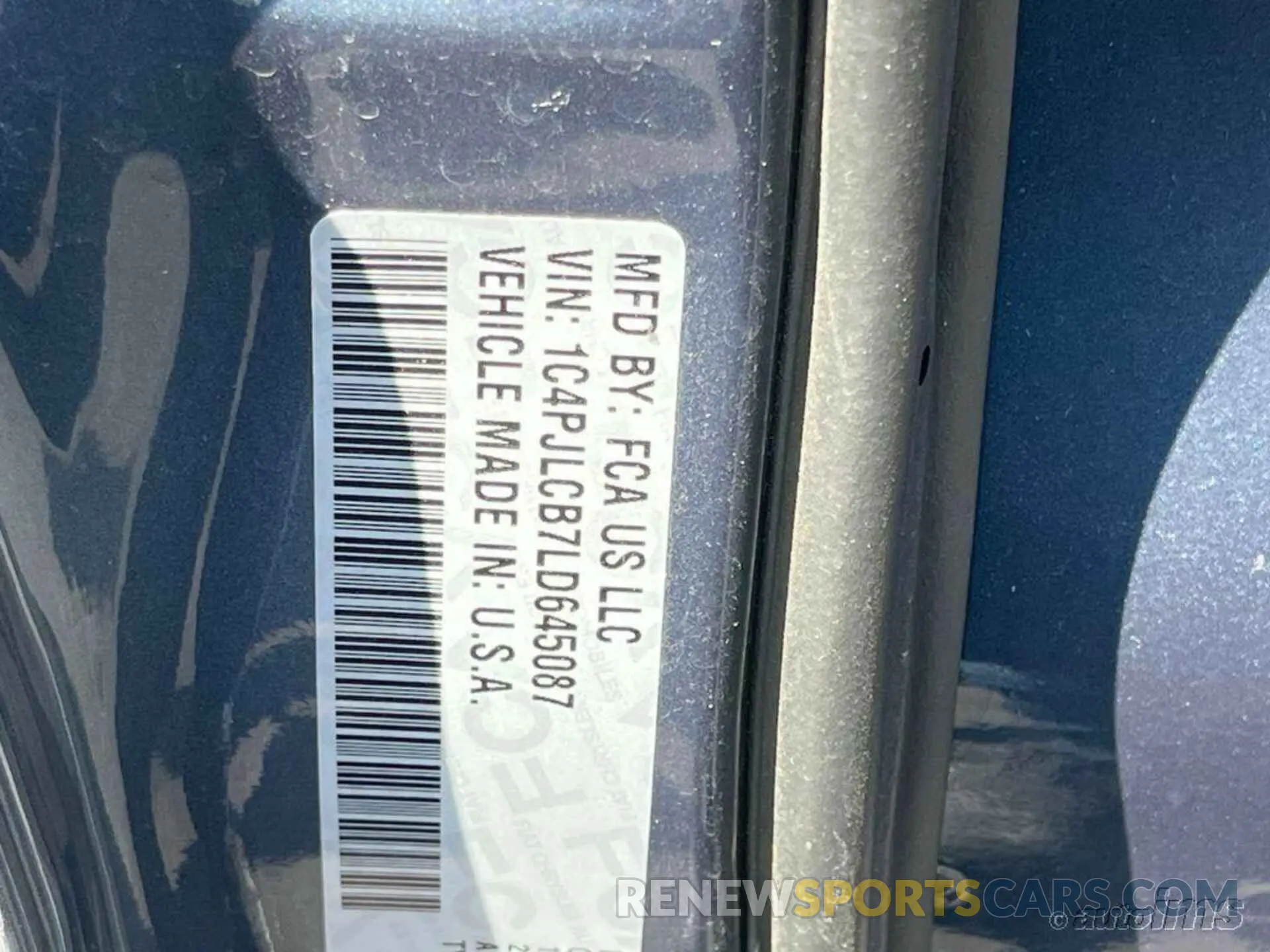 12 Photograph of a damaged car 1C4PJLCB7LD645087 JEEP CHEROKEE 2020