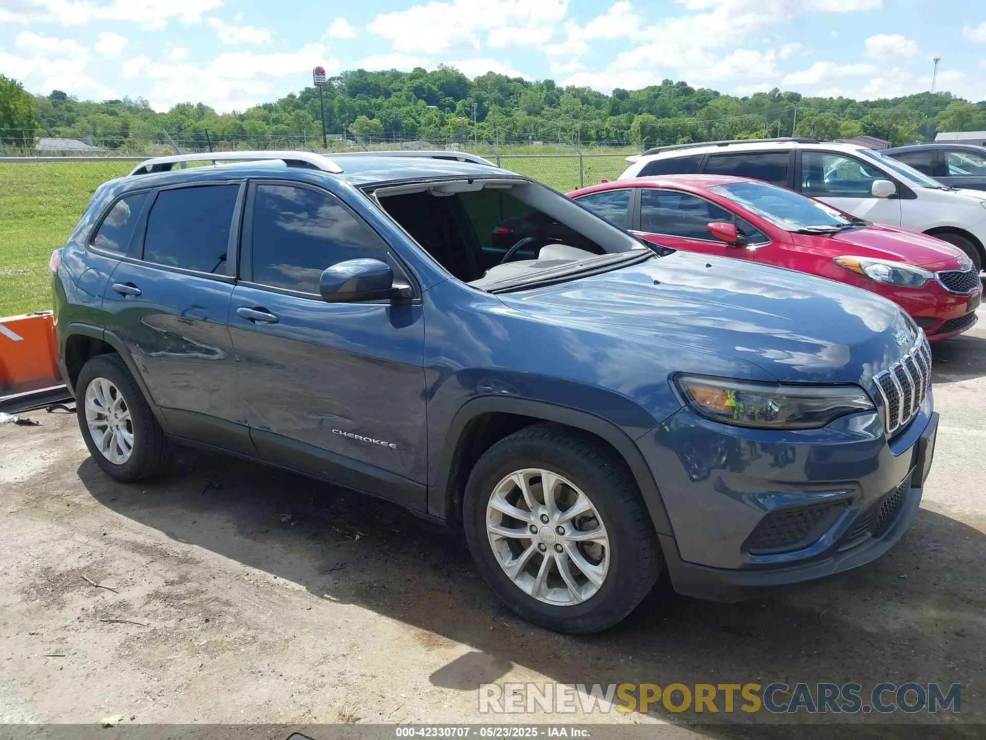 13 Photograph of a damaged car 1C4PJLCB7LD645140 JEEP CHEROKEE 2020