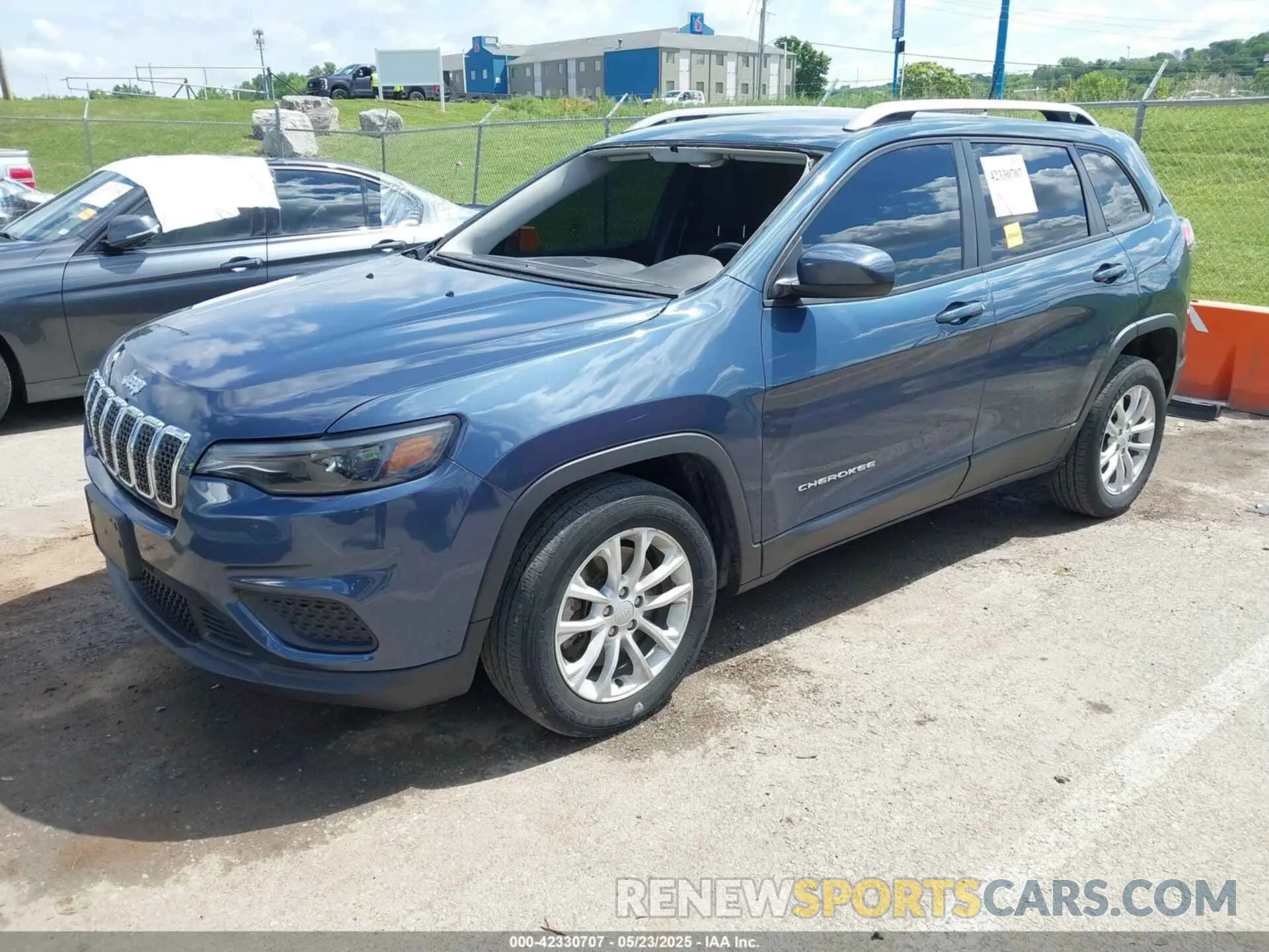2 Photograph of a damaged car 1C4PJLCB7LD645140 JEEP CHEROKEE 2020