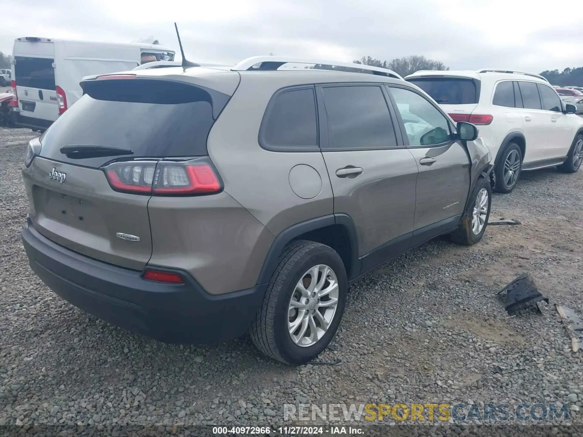 4 Photograph of a damaged car 1C4PJLCB8LD525508 JEEP CHEROKEE 2020