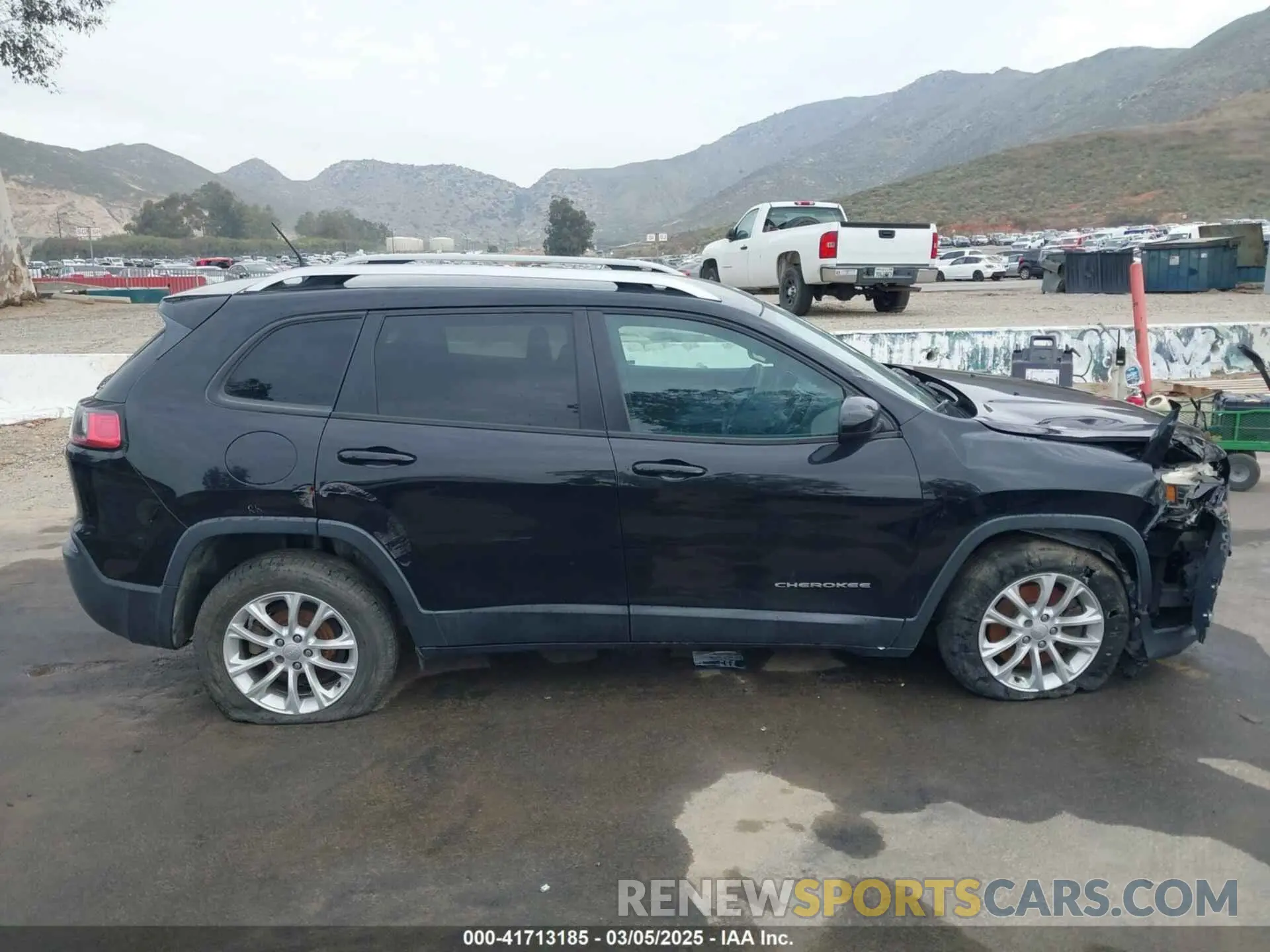 14 Photograph of a damaged car 1C4PJLCB8LD542454 JEEP CHEROKEE 2020
