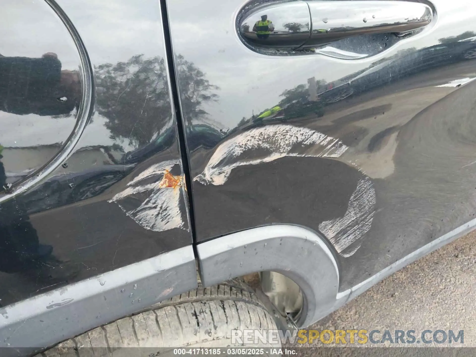 19 Photograph of a damaged car 1C4PJLCB8LD542454 JEEP CHEROKEE 2020