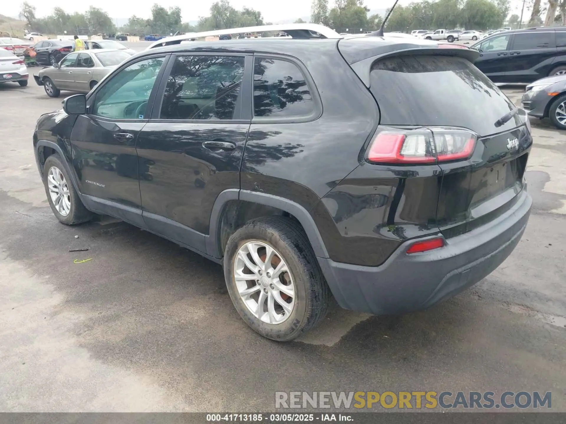 3 Photograph of a damaged car 1C4PJLCB8LD542454 JEEP CHEROKEE 2020