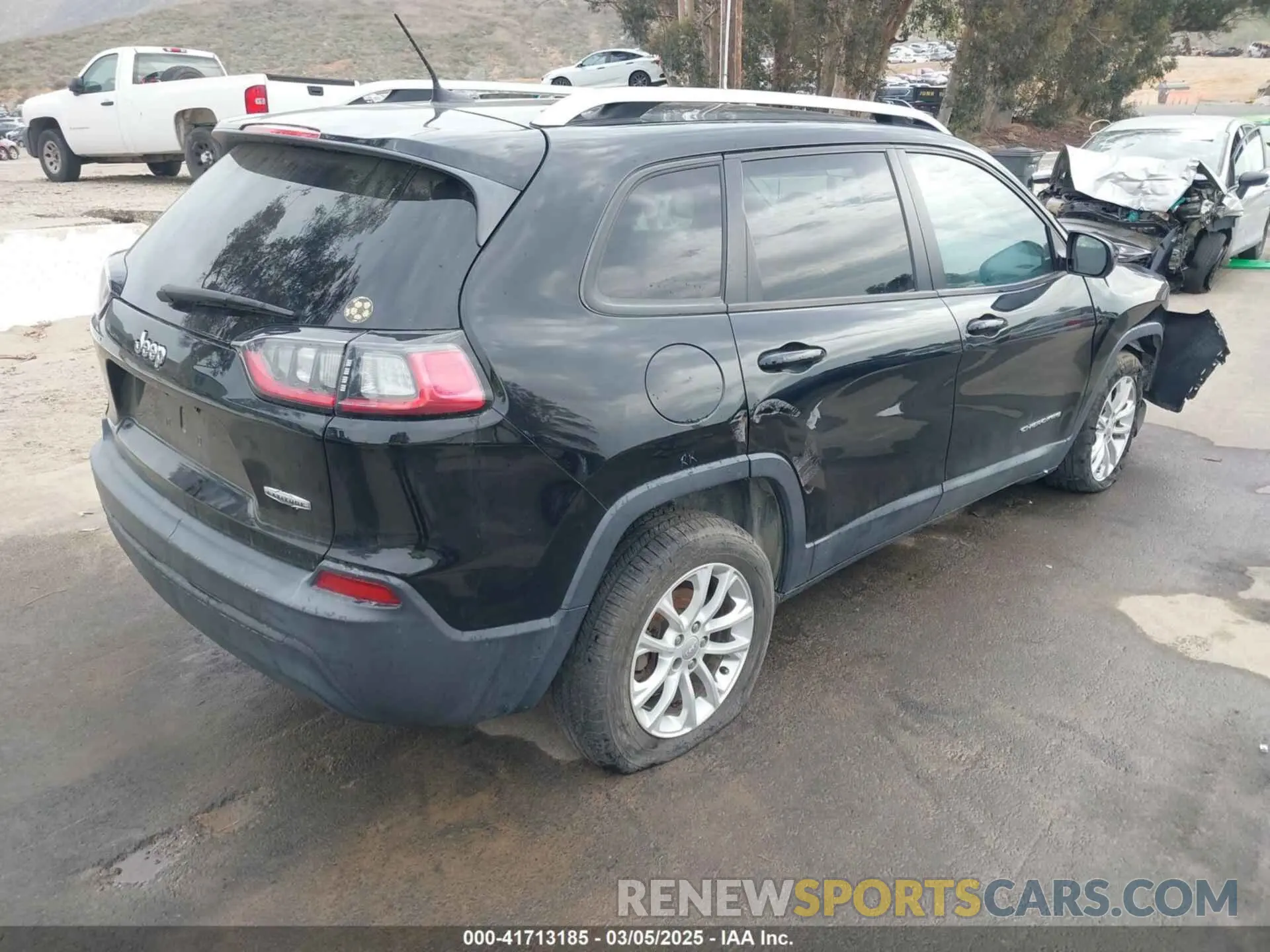 4 Photograph of a damaged car 1C4PJLCB8LD542454 JEEP CHEROKEE 2020