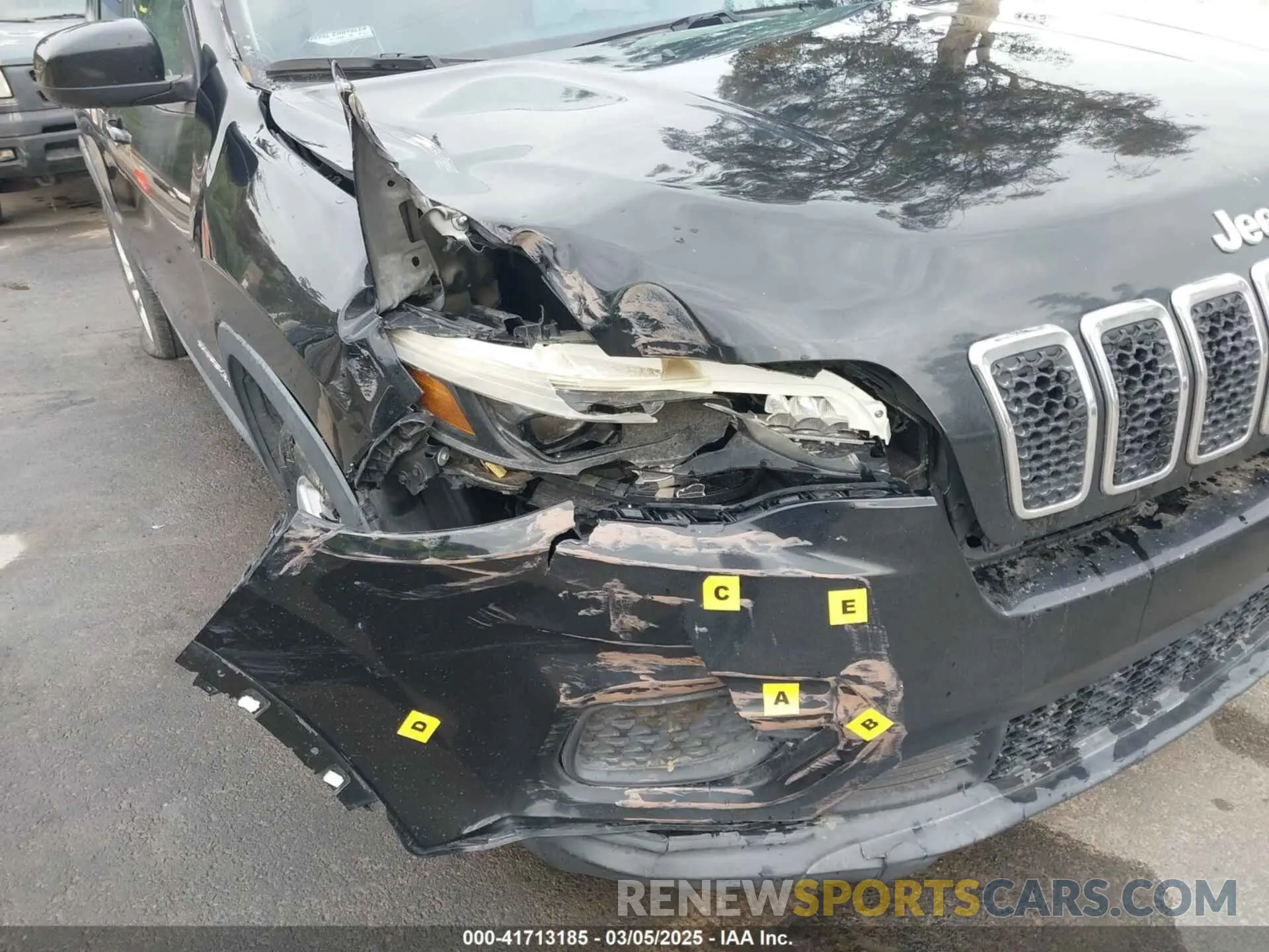 6 Photograph of a damaged car 1C4PJLCB8LD542454 JEEP CHEROKEE 2020