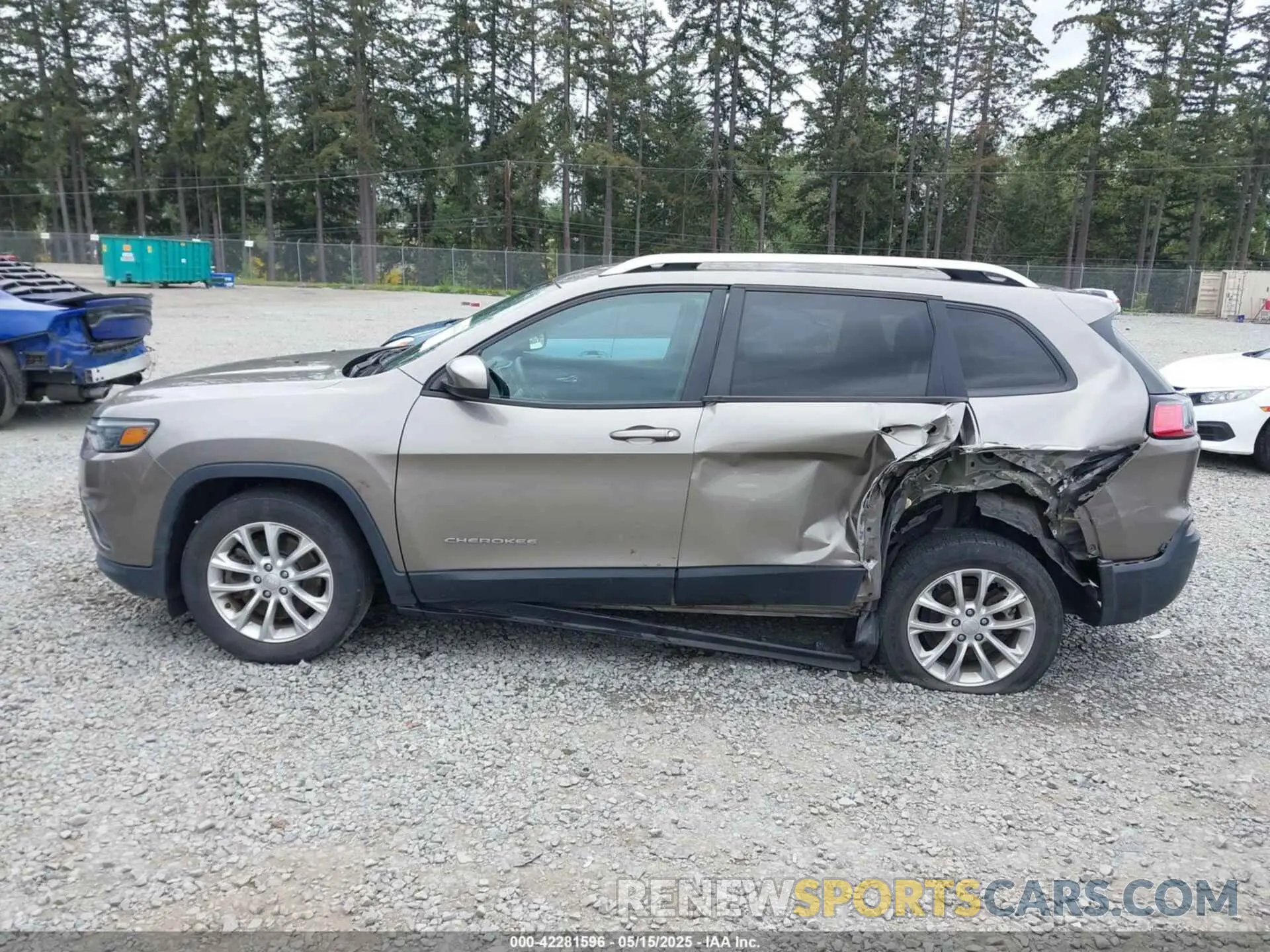 14 Photograph of a damaged car 1C4PJLCB8LD606699 JEEP CHEROKEE 2020