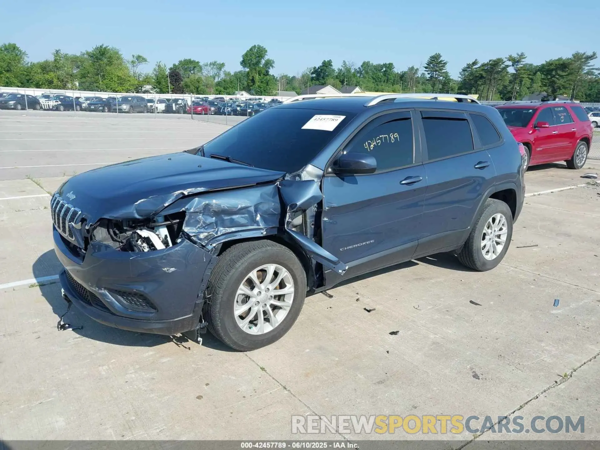 2 Photograph of a damaged car 1C4PJLCB9LD514811 JEEP CHEROKEE 2020