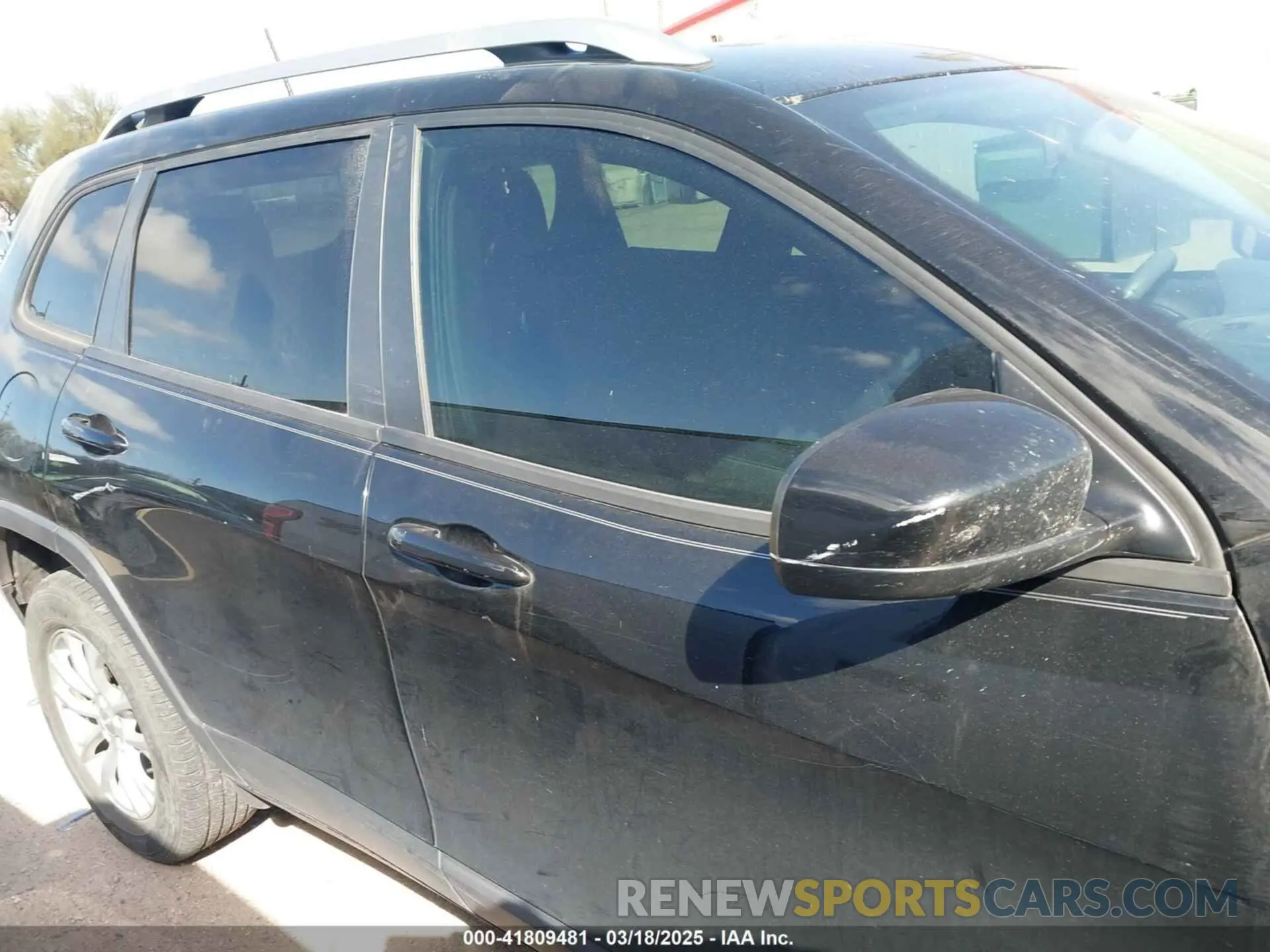 13 Photograph of a damaged car 1C4PJLCB9LD596491 JEEP CHEROKEE 2020