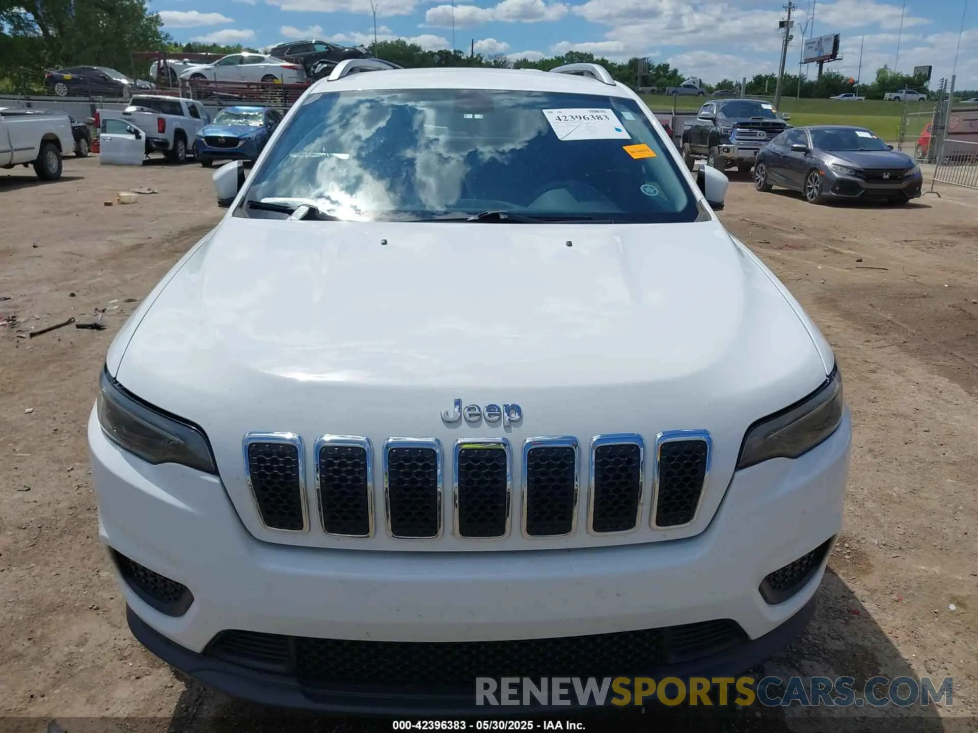 12 Photograph of a damaged car 1C4PJLCBXLD503722 JEEP CHEROKEE 2020