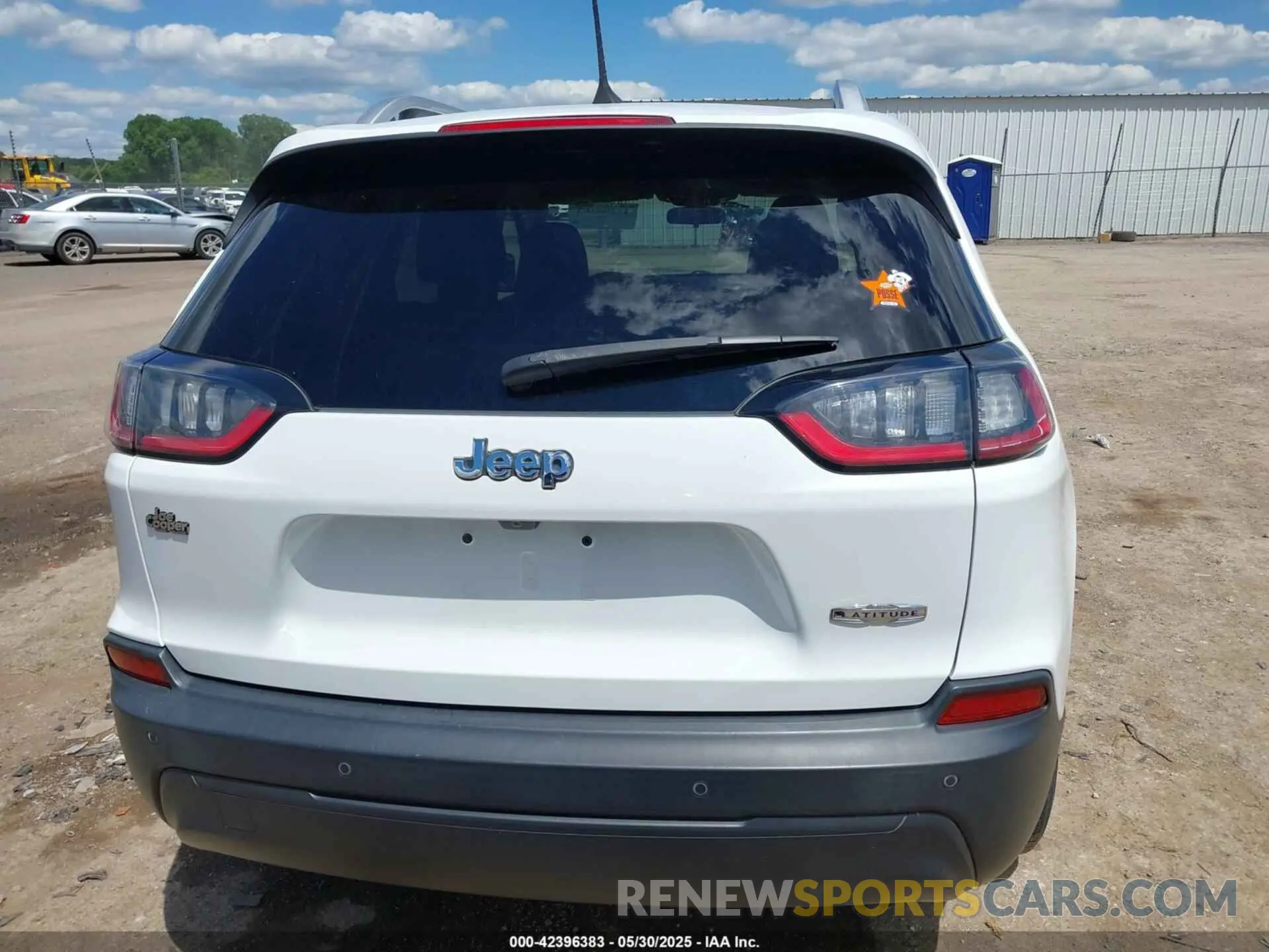 16 Photograph of a damaged car 1C4PJLCBXLD503722 JEEP CHEROKEE 2020